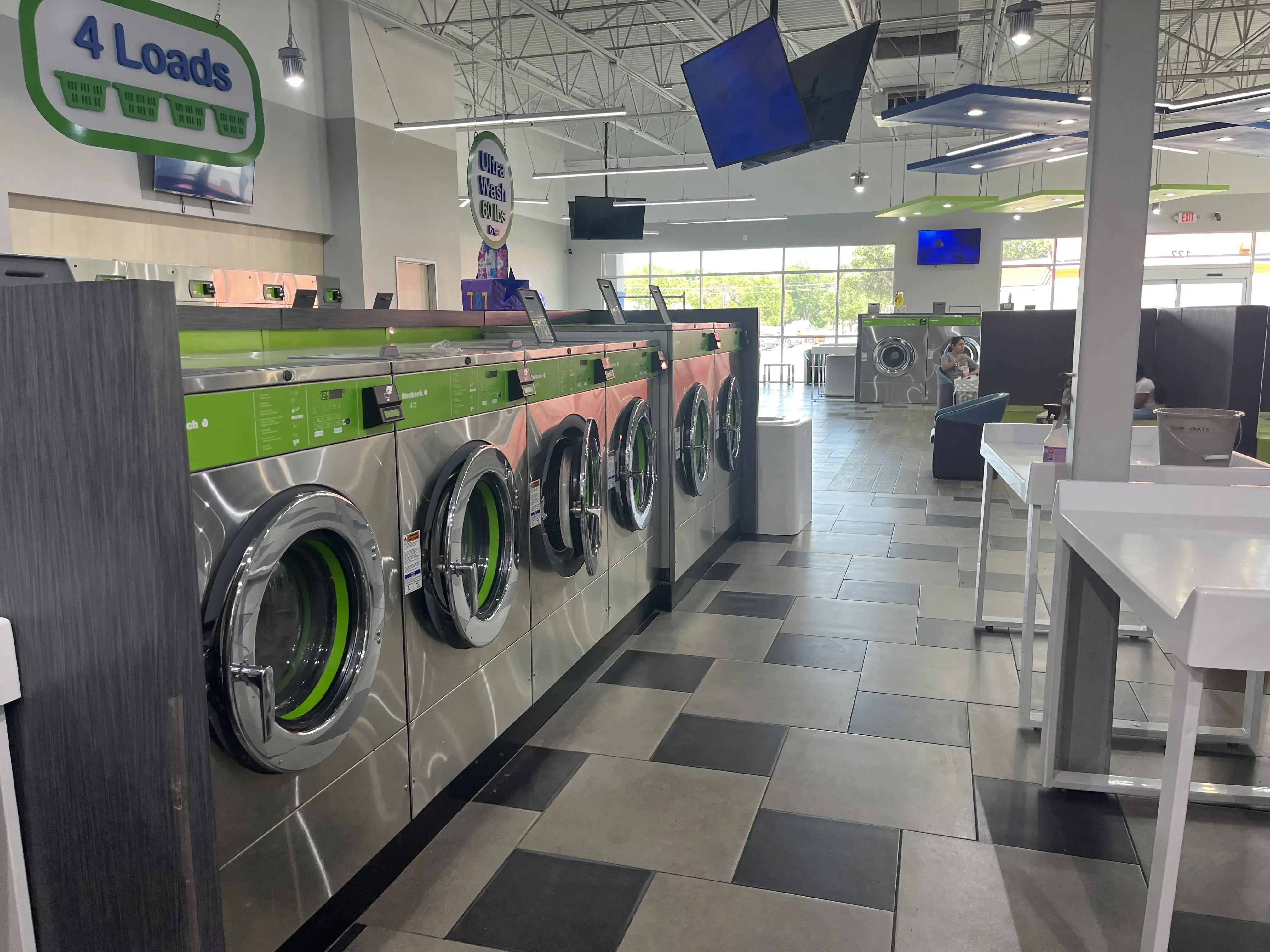 SpinXpress Laundry - WW White - Wash & Fold Services thumbnail 1