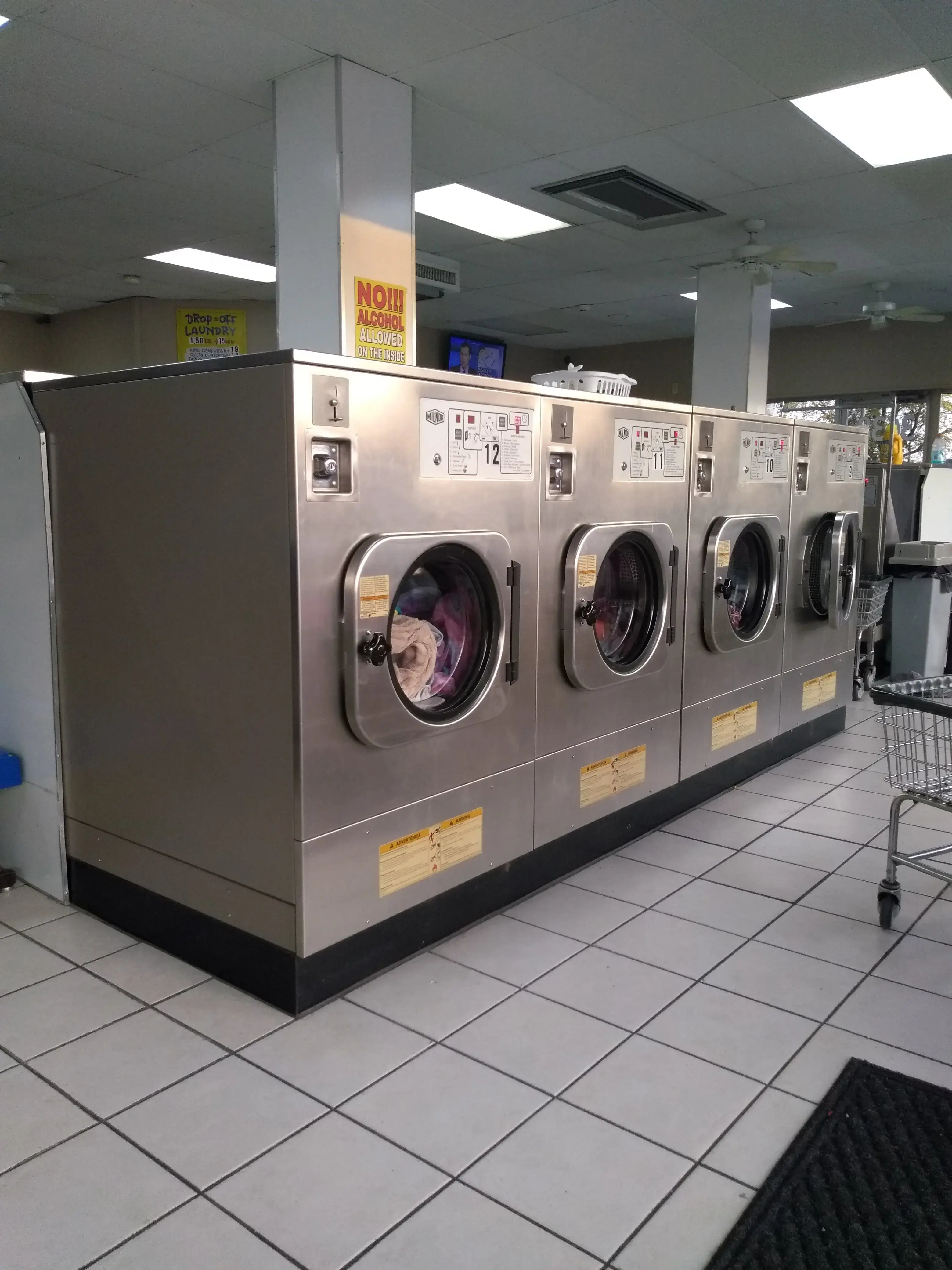 SpinZone Coin Operated Laundromat thumbnail 4