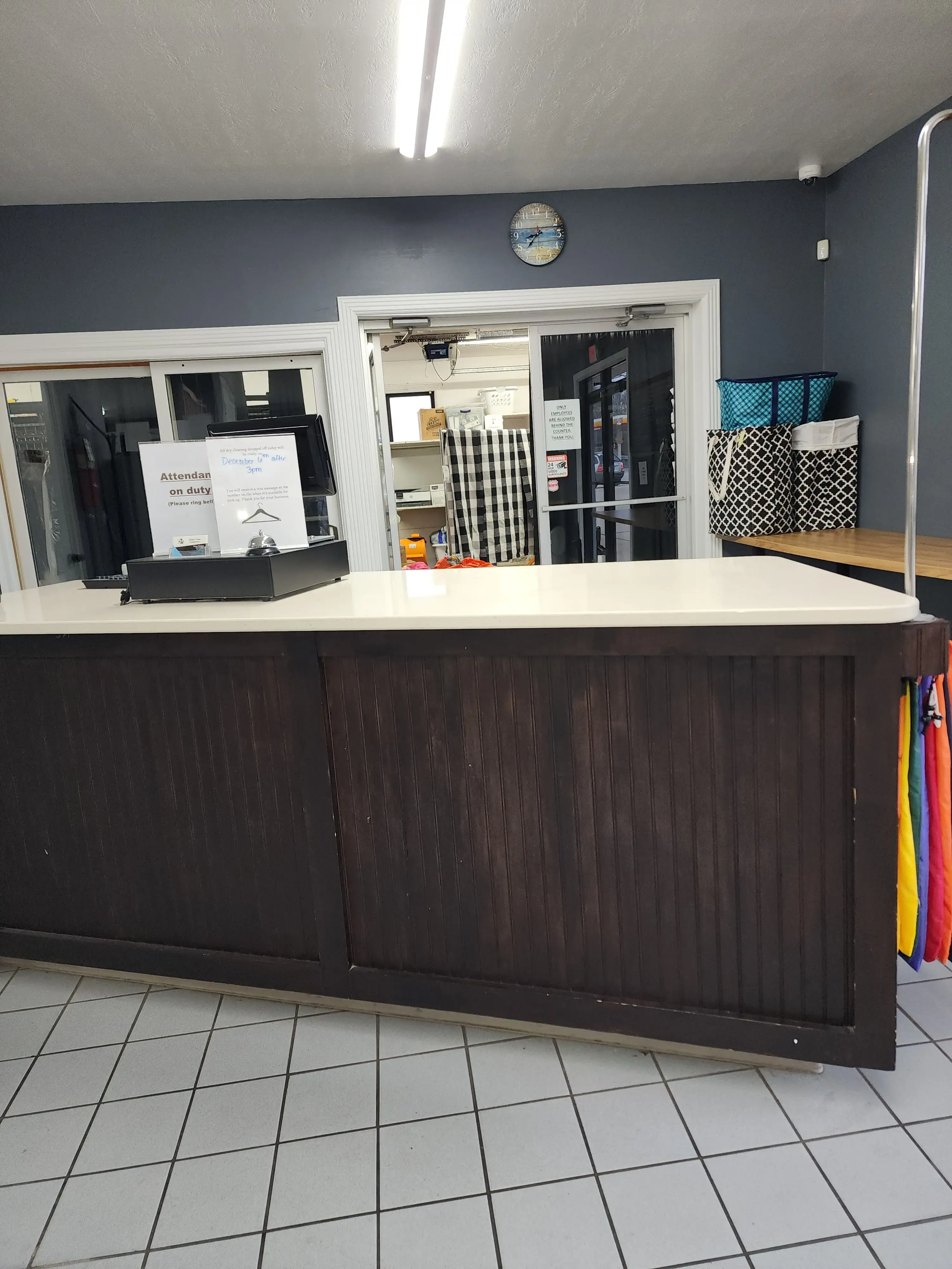 Splash & Dash 24/7 Laundromat and Car Wash - Image 3