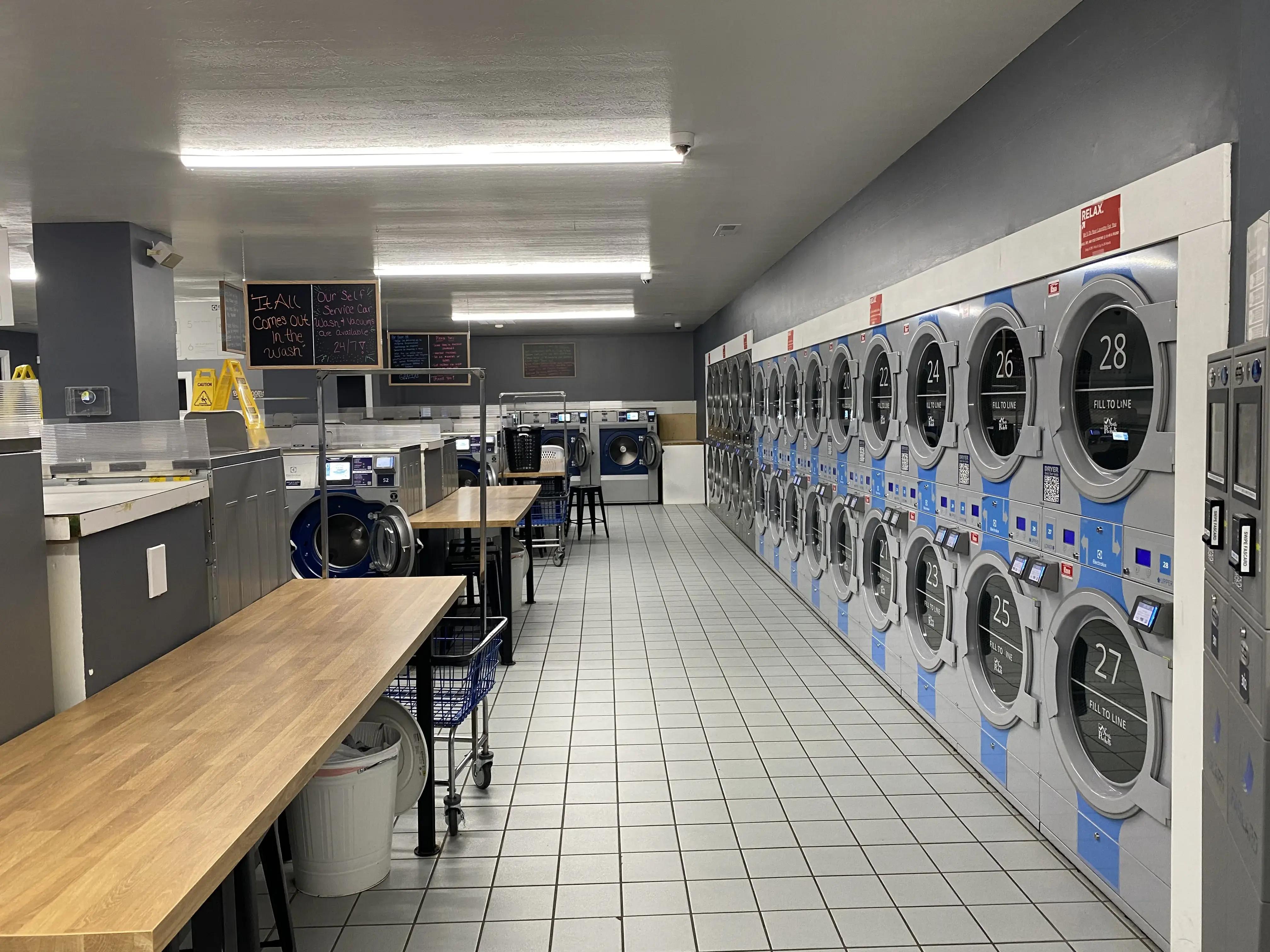 Splash & Dash 24/7 Laundromat and Car Wash - Image 17