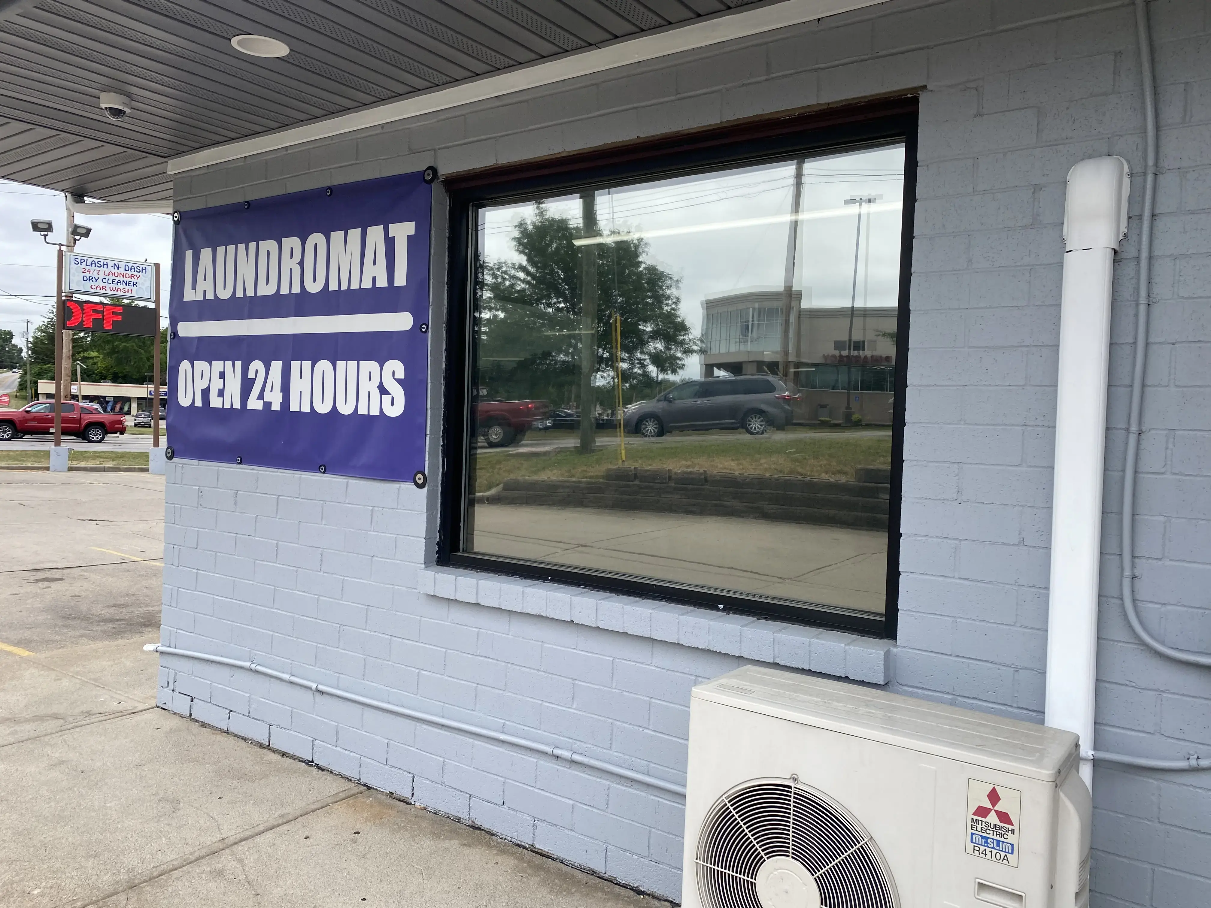 Splash & Dash 24/7 Laundromat and Car Wash - Image 13