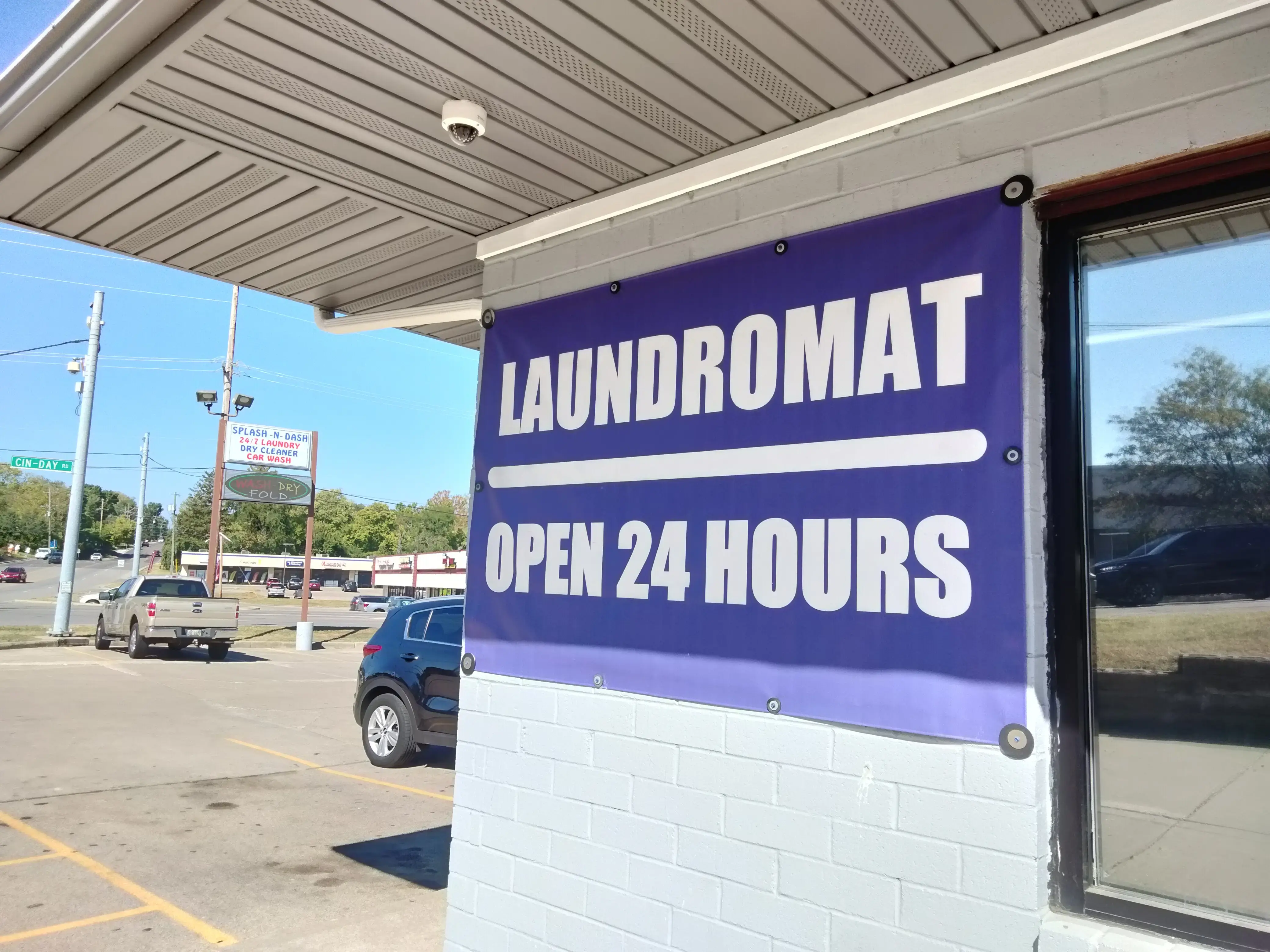 Splash & Dash 24/7 Laundromat and Car Wash thumbnail 6