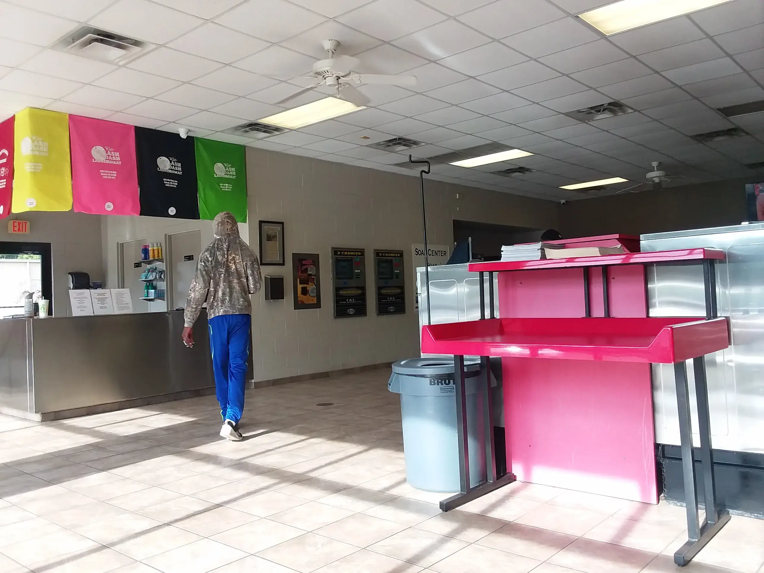 Splash & Dash Laundromat - Image 5