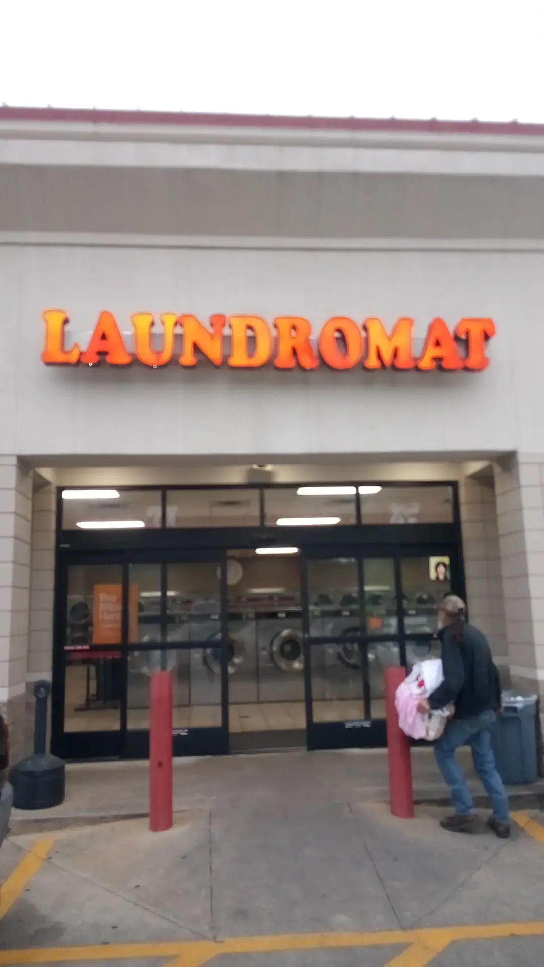 Splash & Dash Laundromat thumbnail 19