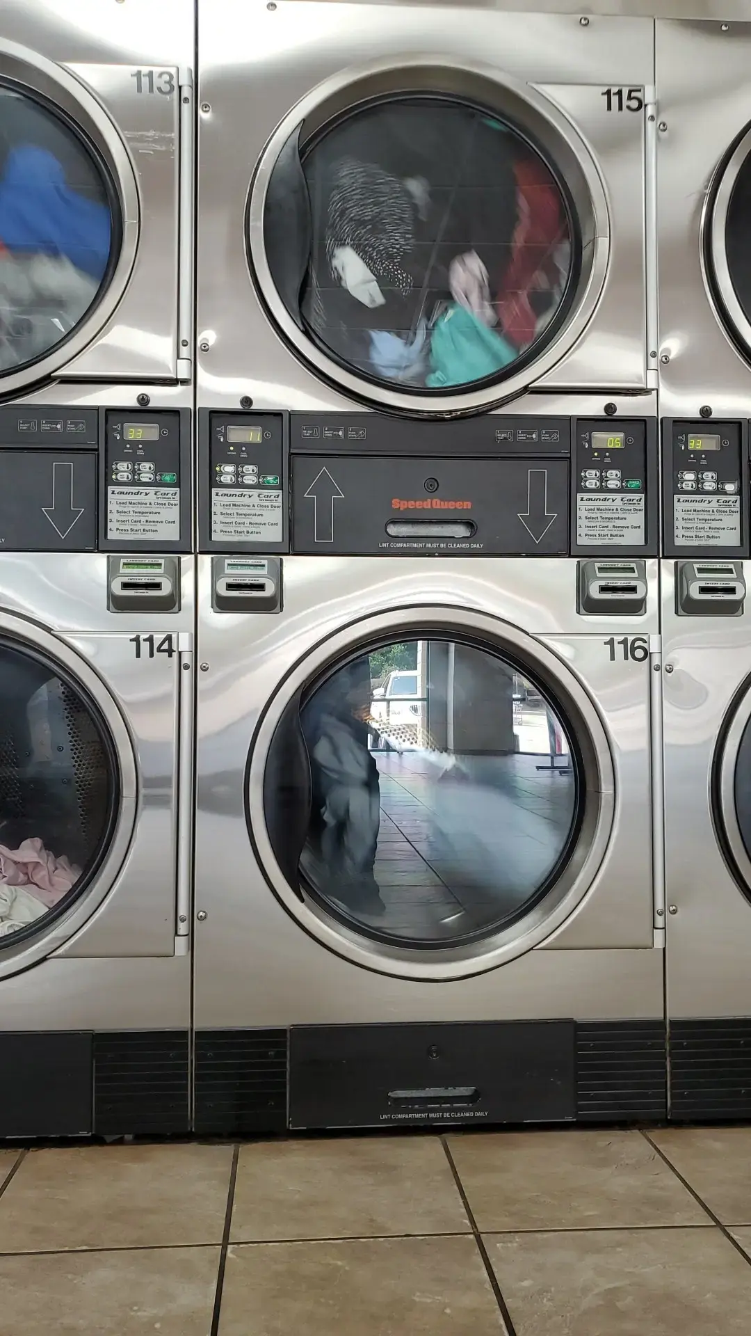 Splash & Dash Laundromat thumbnail 9