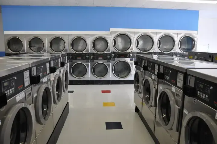 Splash 'Em Out Laundromat location