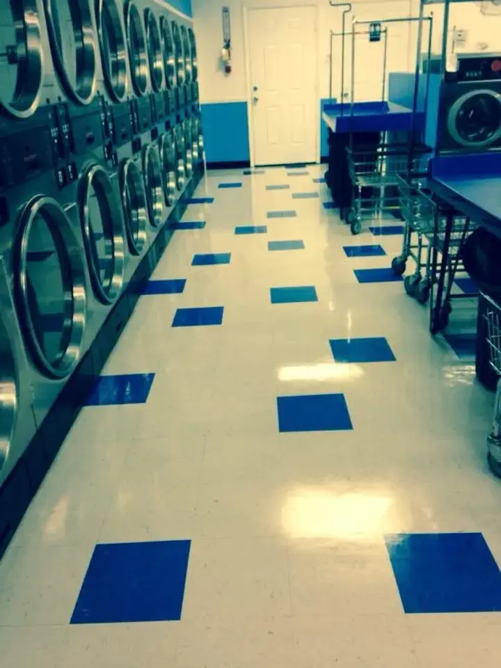 Splash 'Em Out Laundromat thumbnail 18