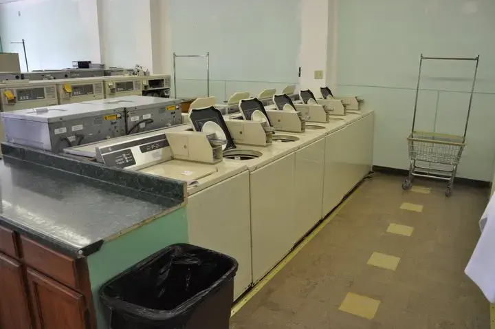 Splash 'Em Out Laundromat thumbnail 16