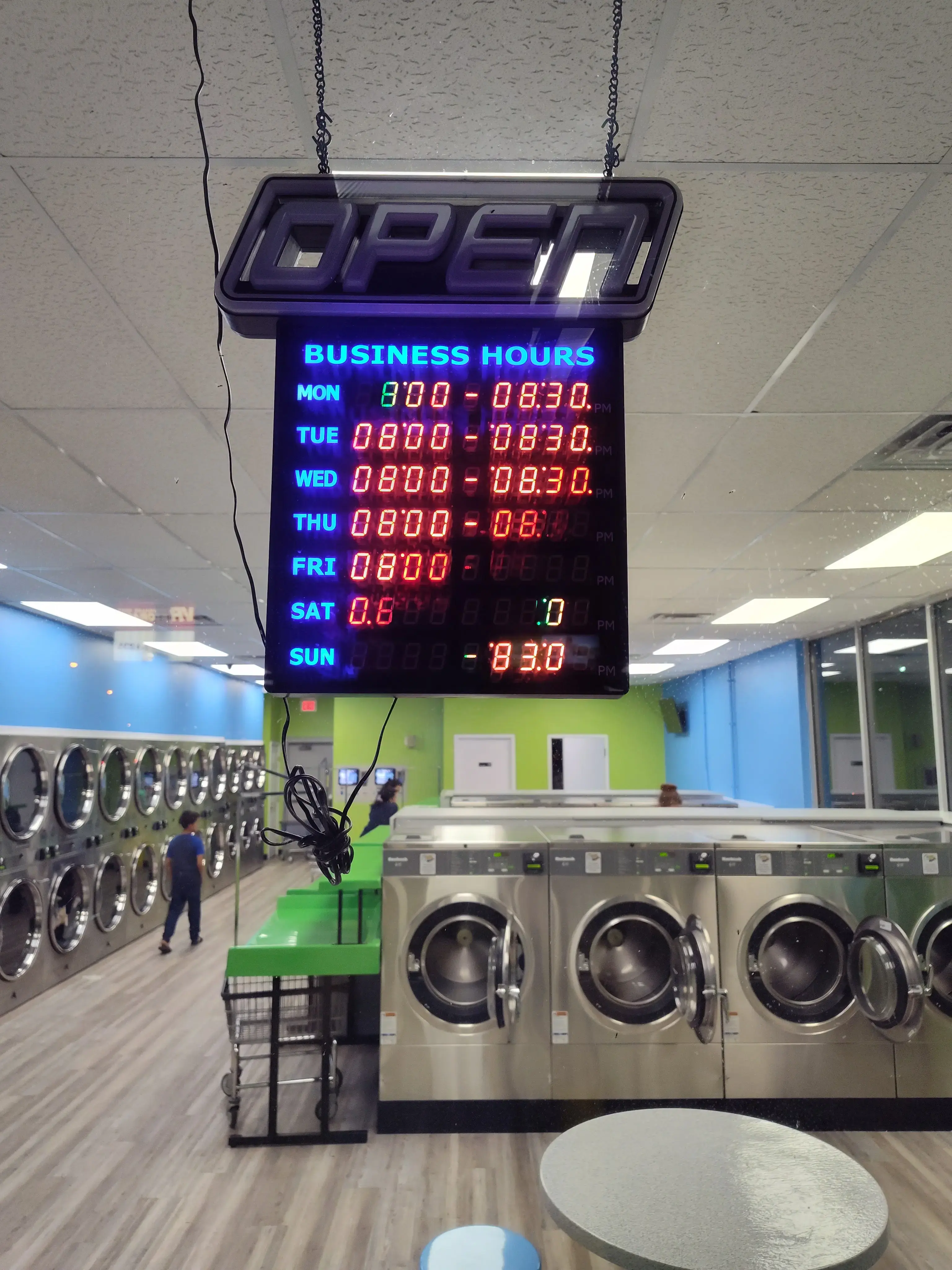 Splash 'Em Out Laundromat - Image 4