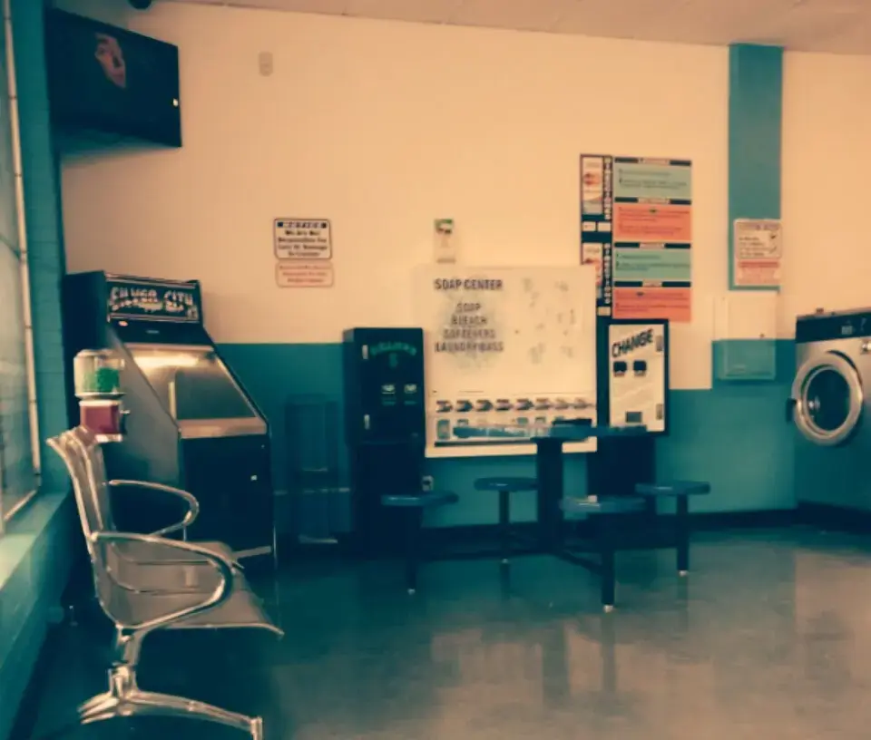 Splash 'Em Out Laundromat - Image 7
