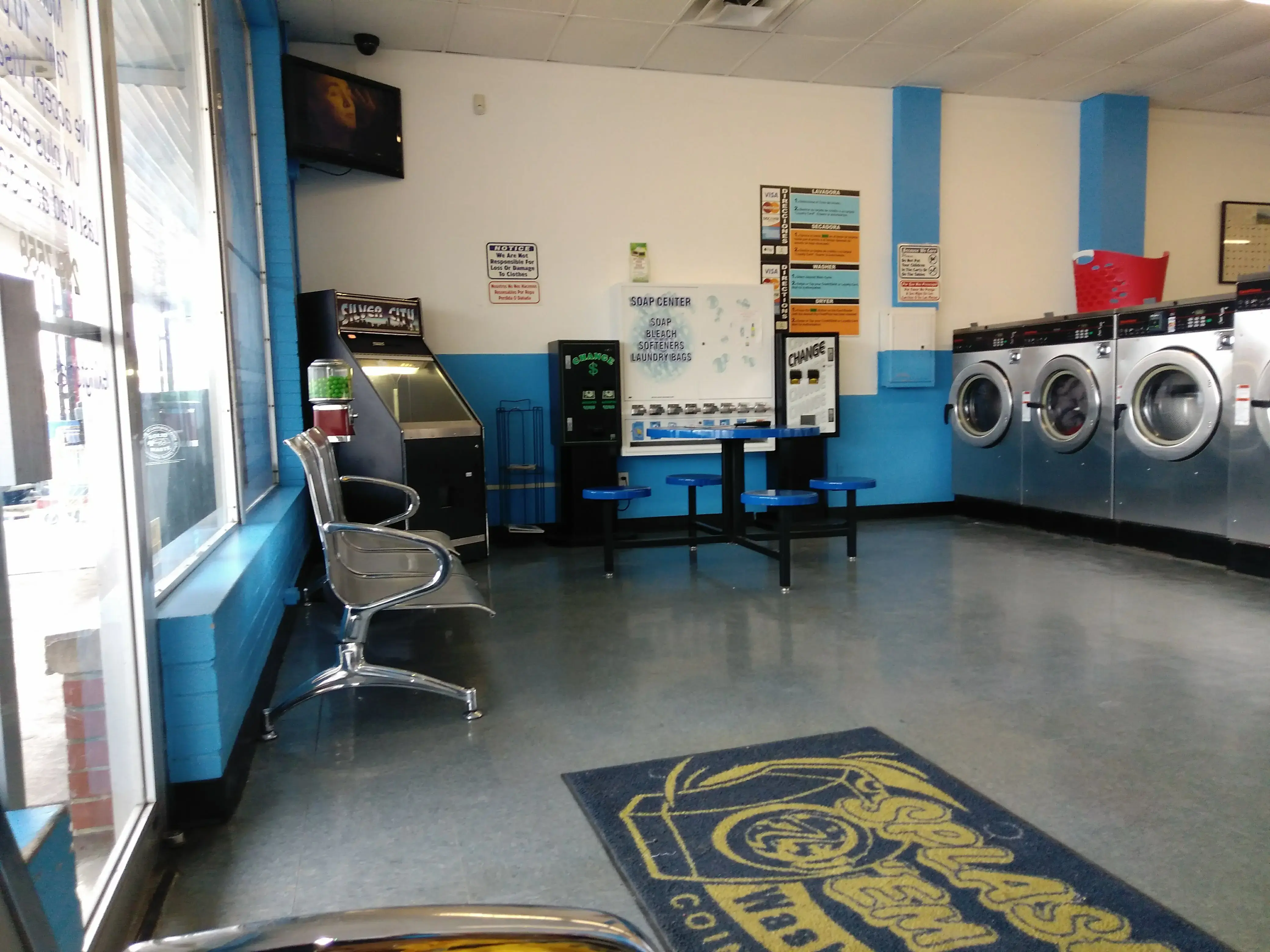 Splash 'Em Out Laundromat thumbnail 8