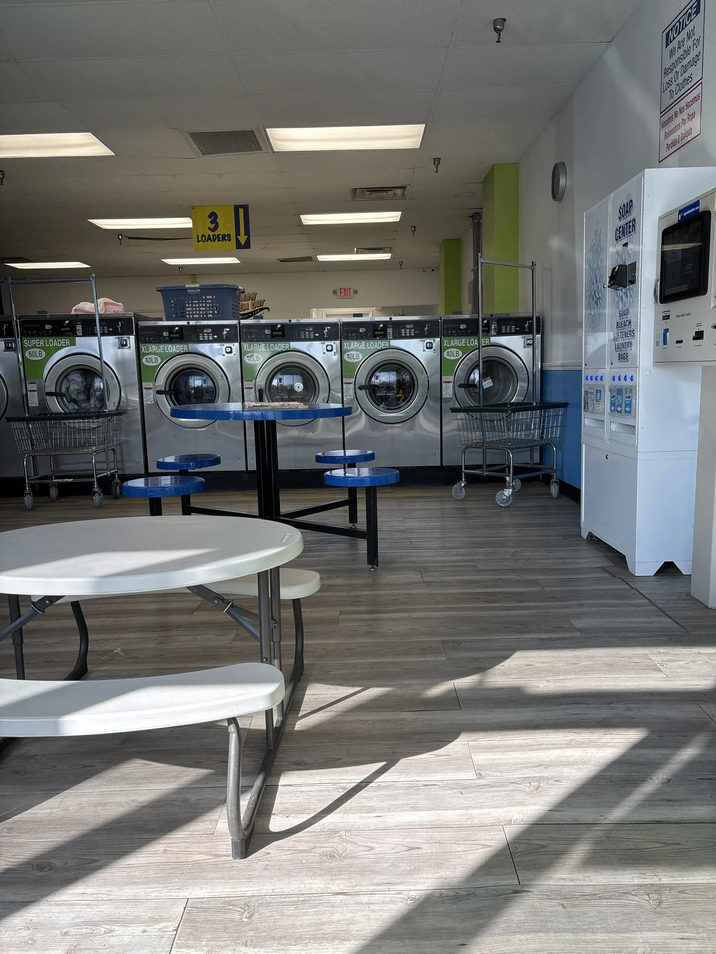 Splash 'Em Out Laundromat thumbnail 3