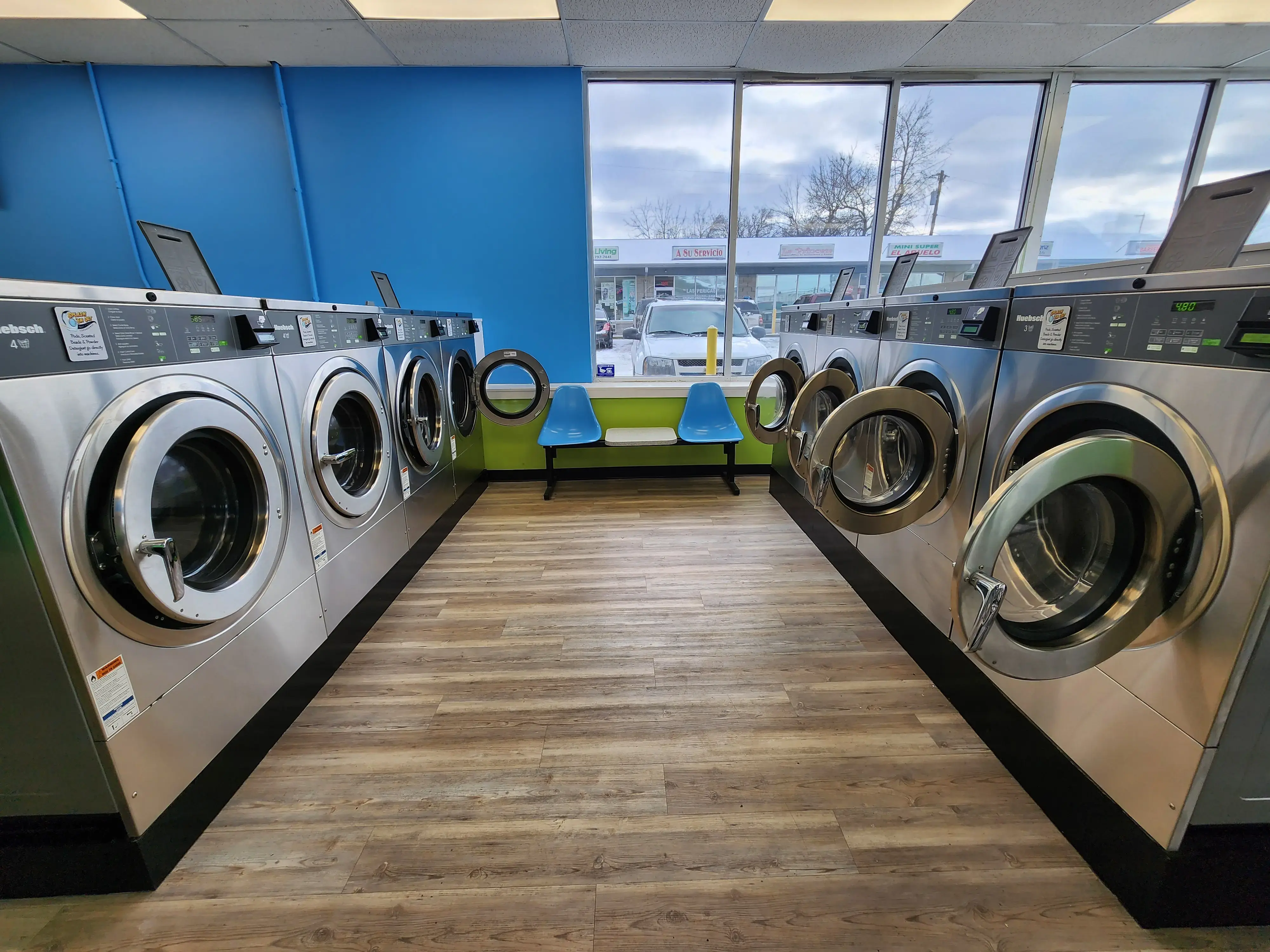 Splash 'Em Out Laundromat - Image 5