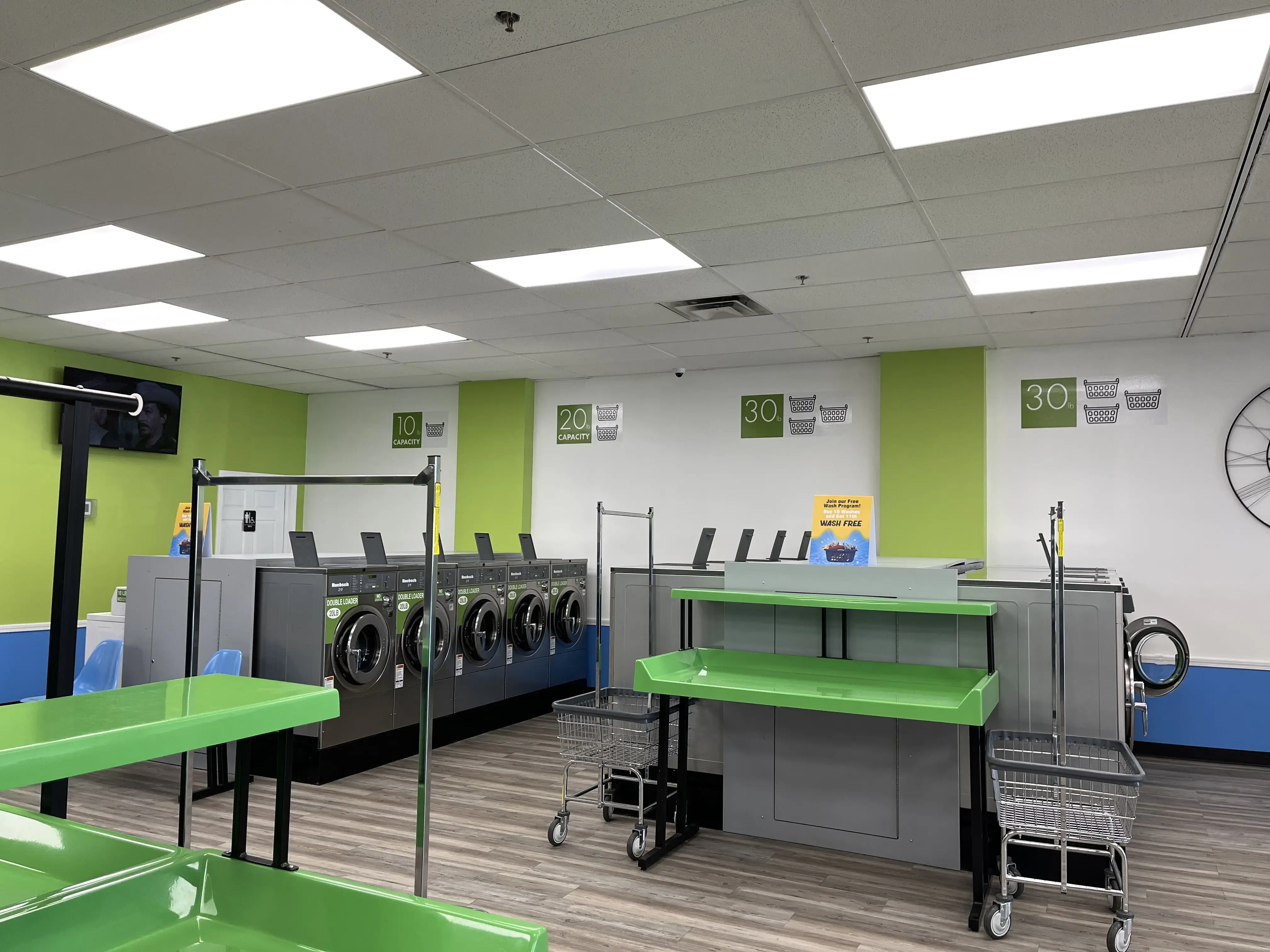 Splash 'Em Out Laundromat thumbnail 16