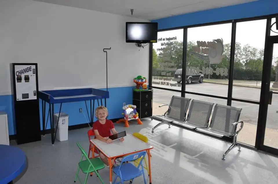 Splash 'Em Out Laundromat thumbnail 15