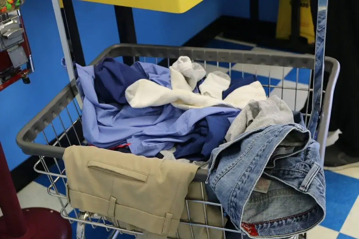 Splash 'Em Out Laundromat thumbnail 19