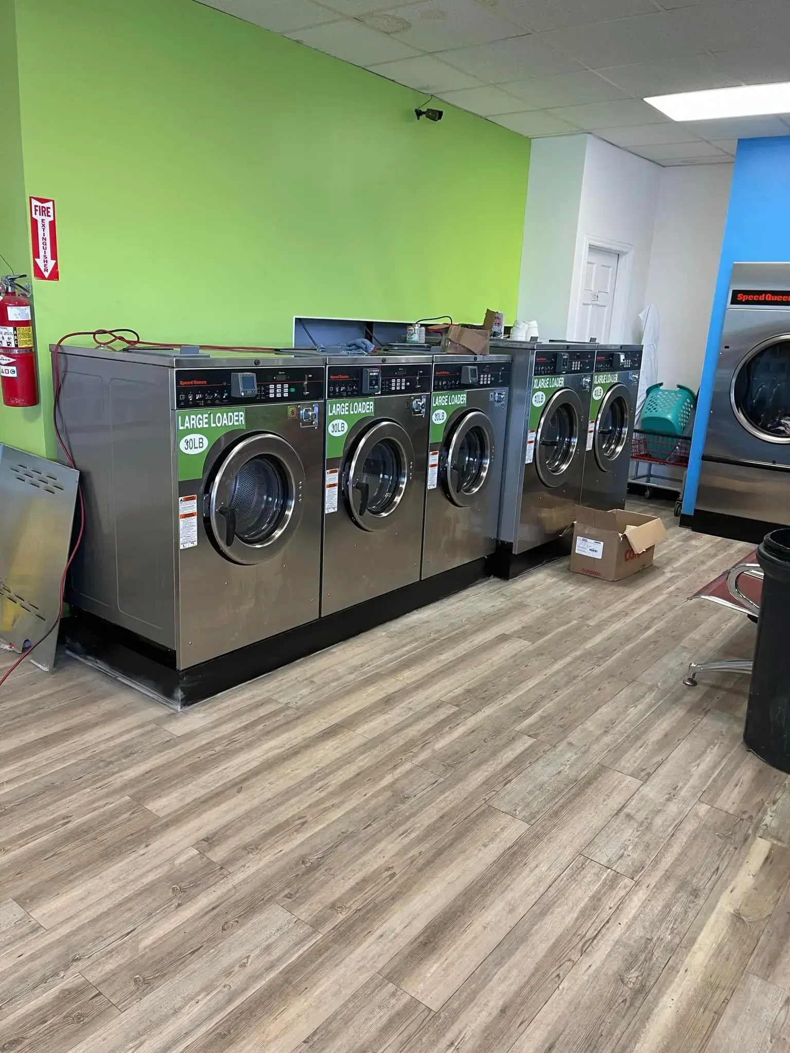 Splash ‘Em Out Laundromat thumbnail 4