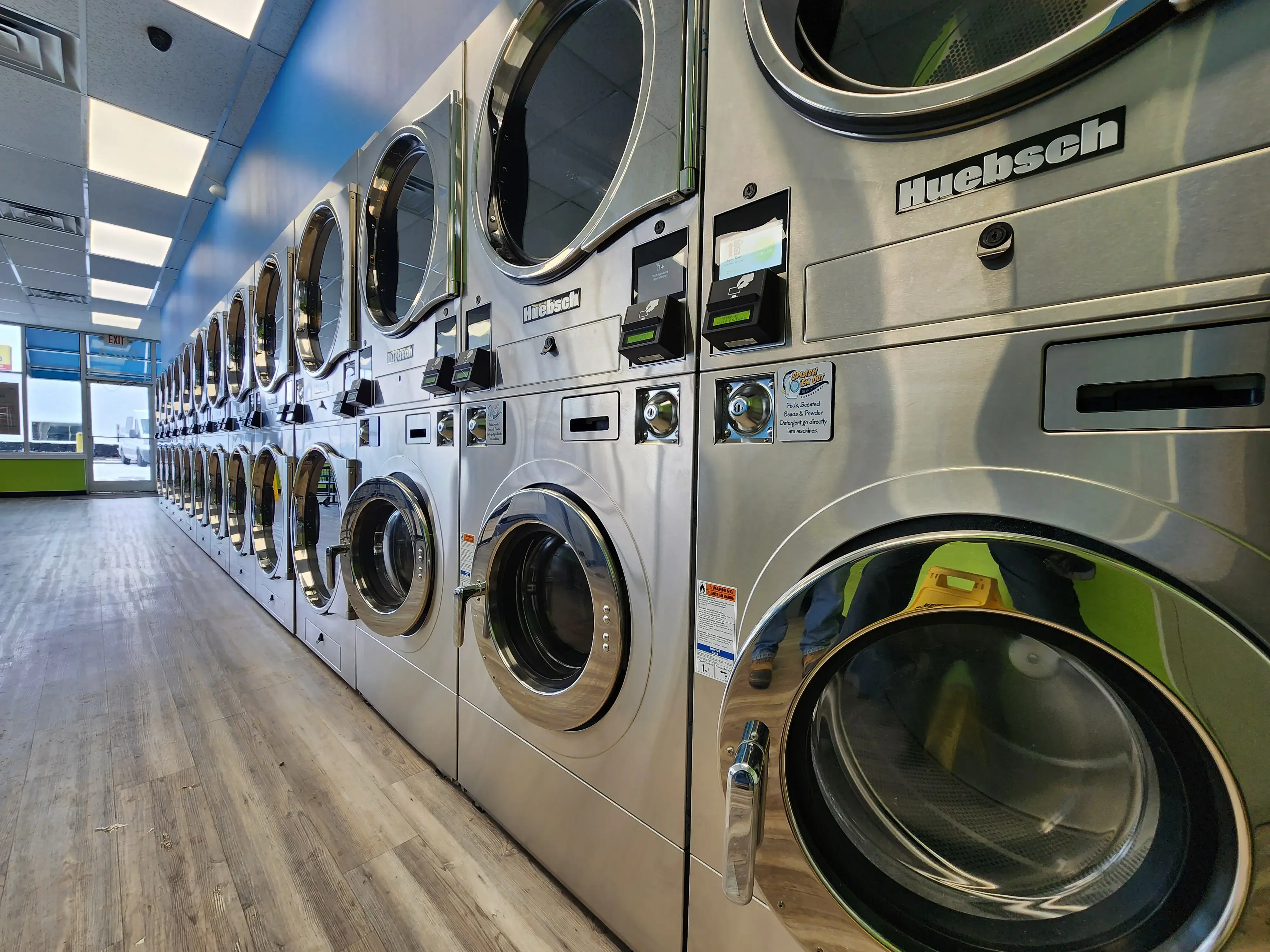 Splash 'Em Out Laundromat thumbnail 2