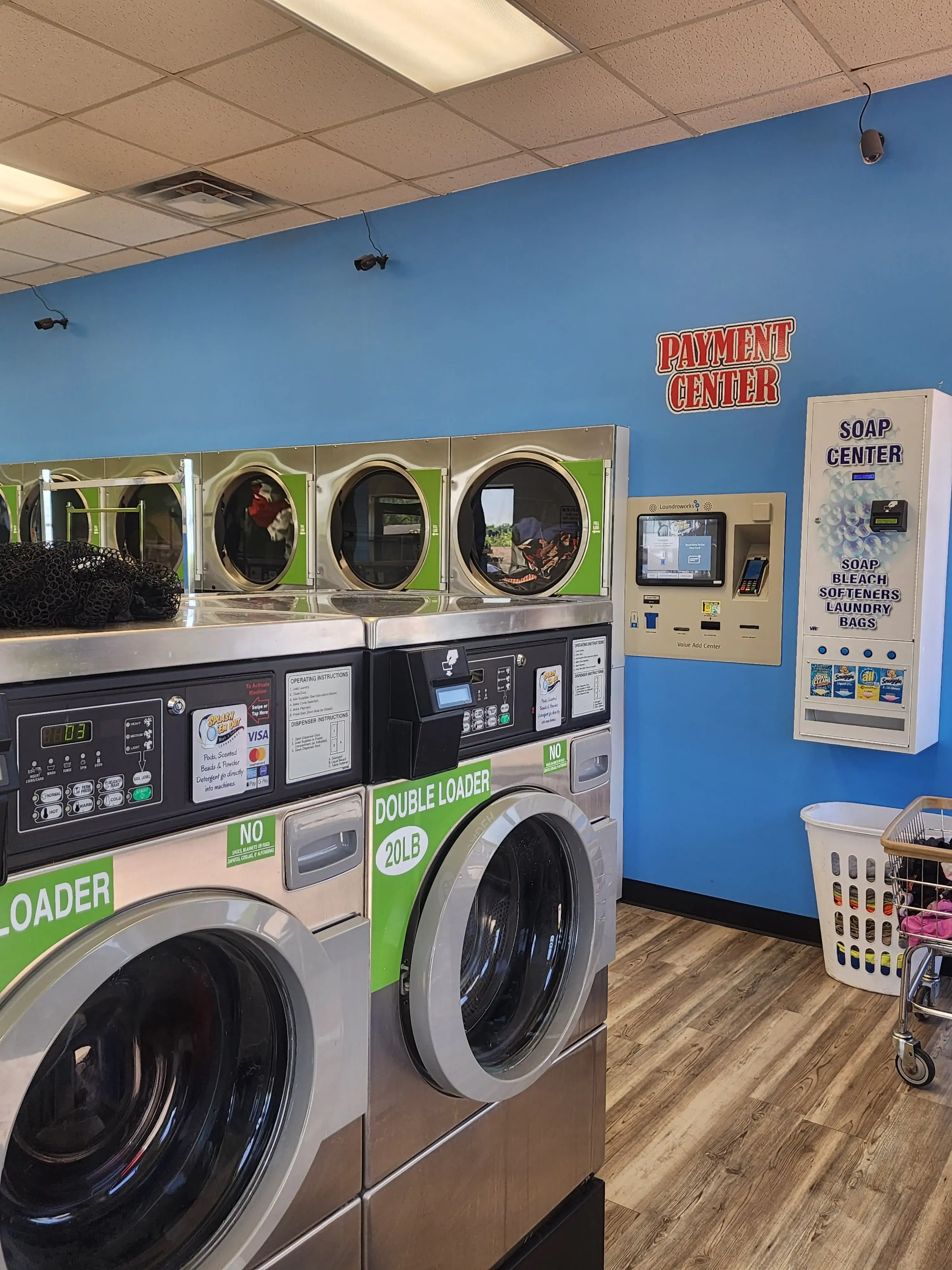 Splash 'Em Out Laundromat thumbnail 2