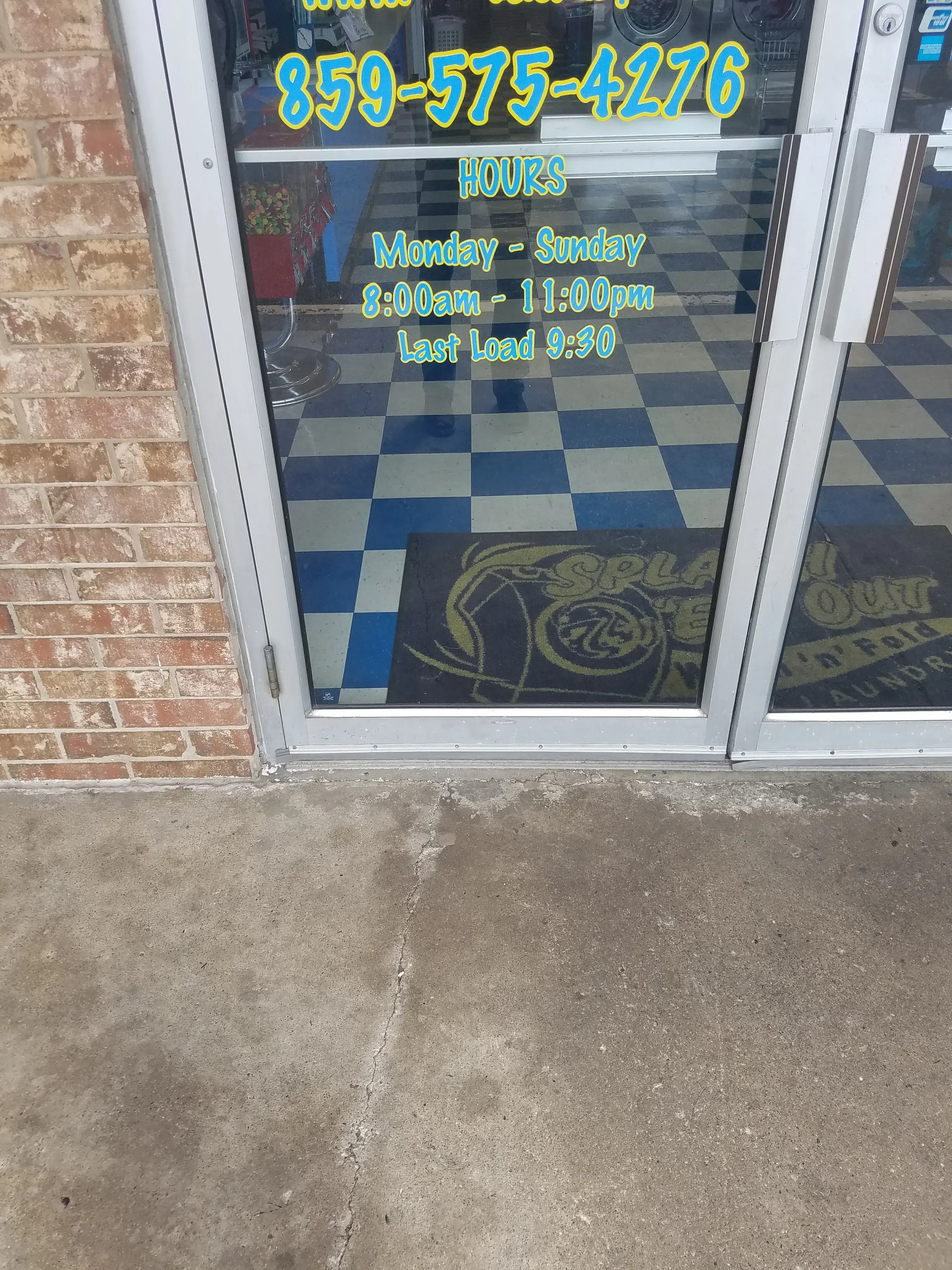 Splash 'Em Out Laundromat thumbnail 3