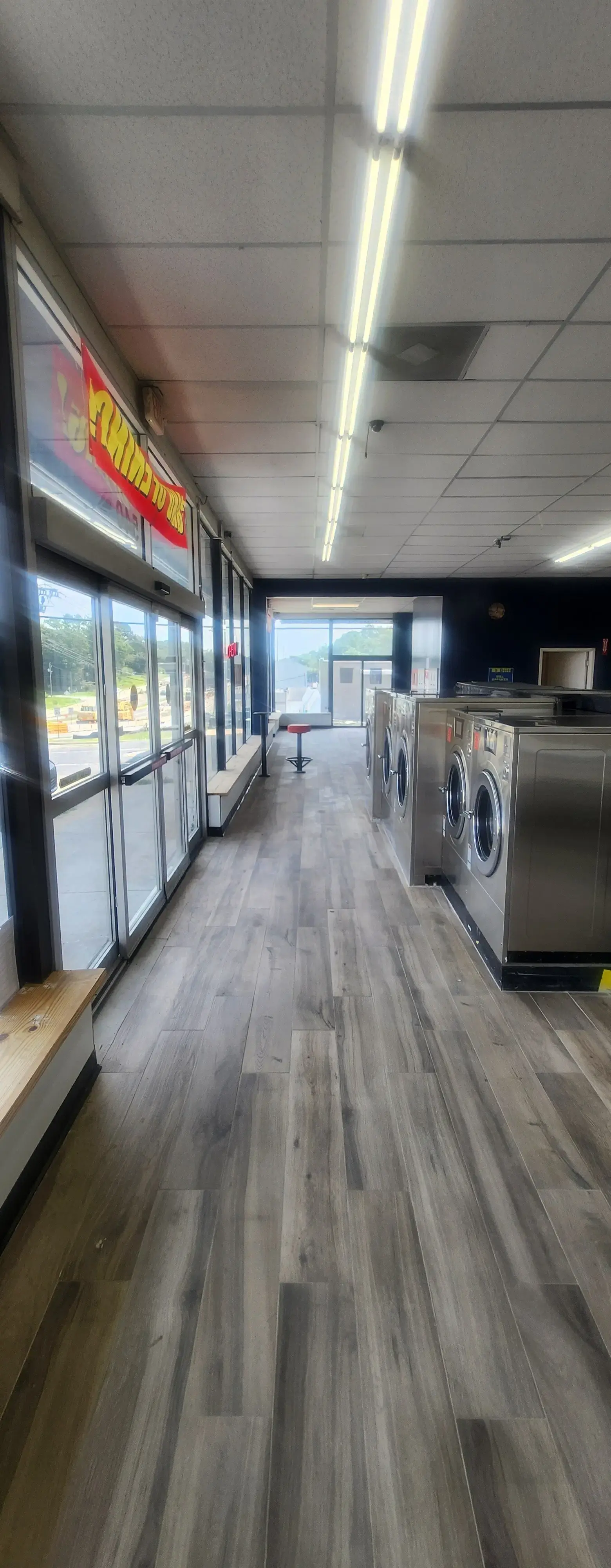 Splash Laundromat thumbnail 18