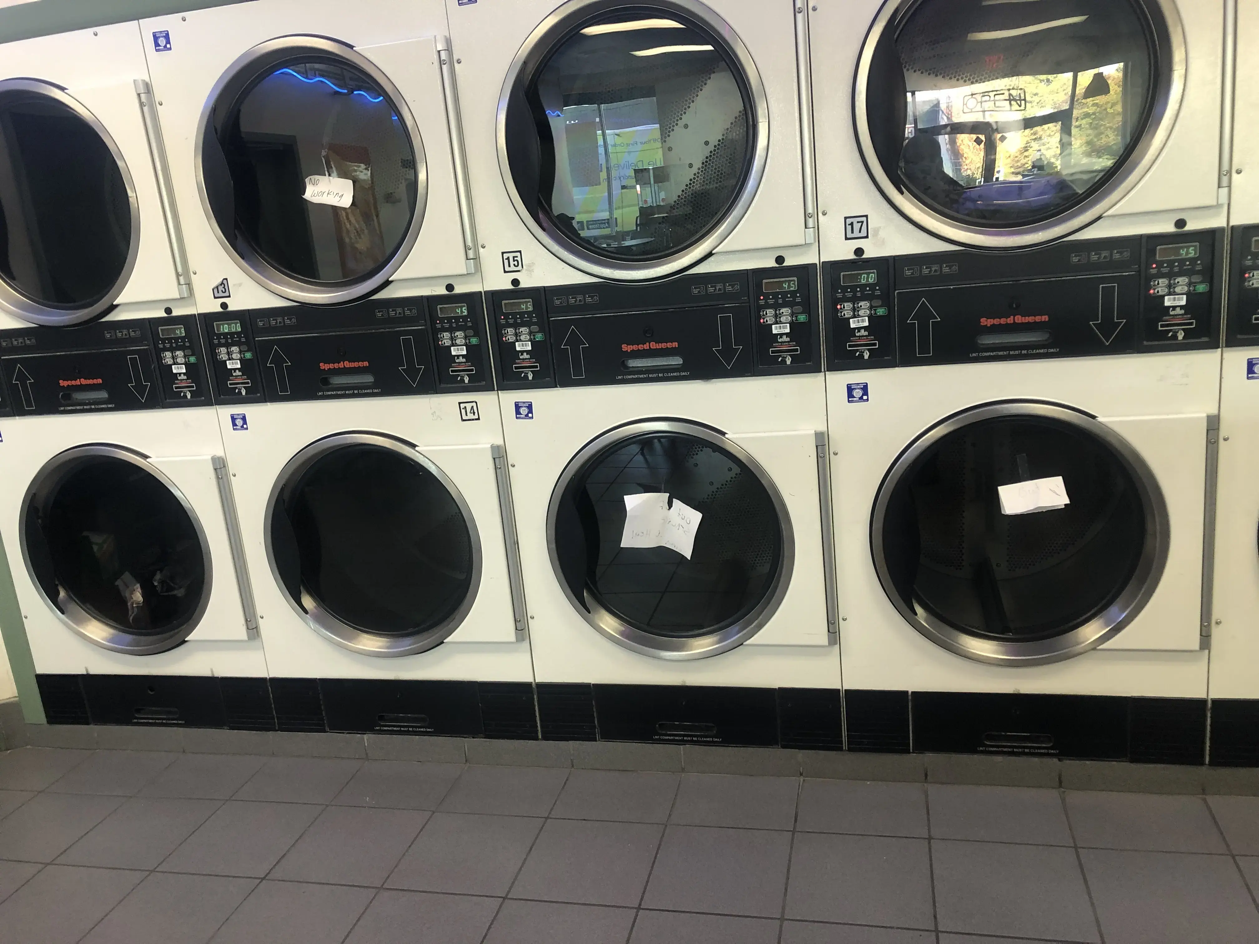 Splash Laundromat thumbnail 7