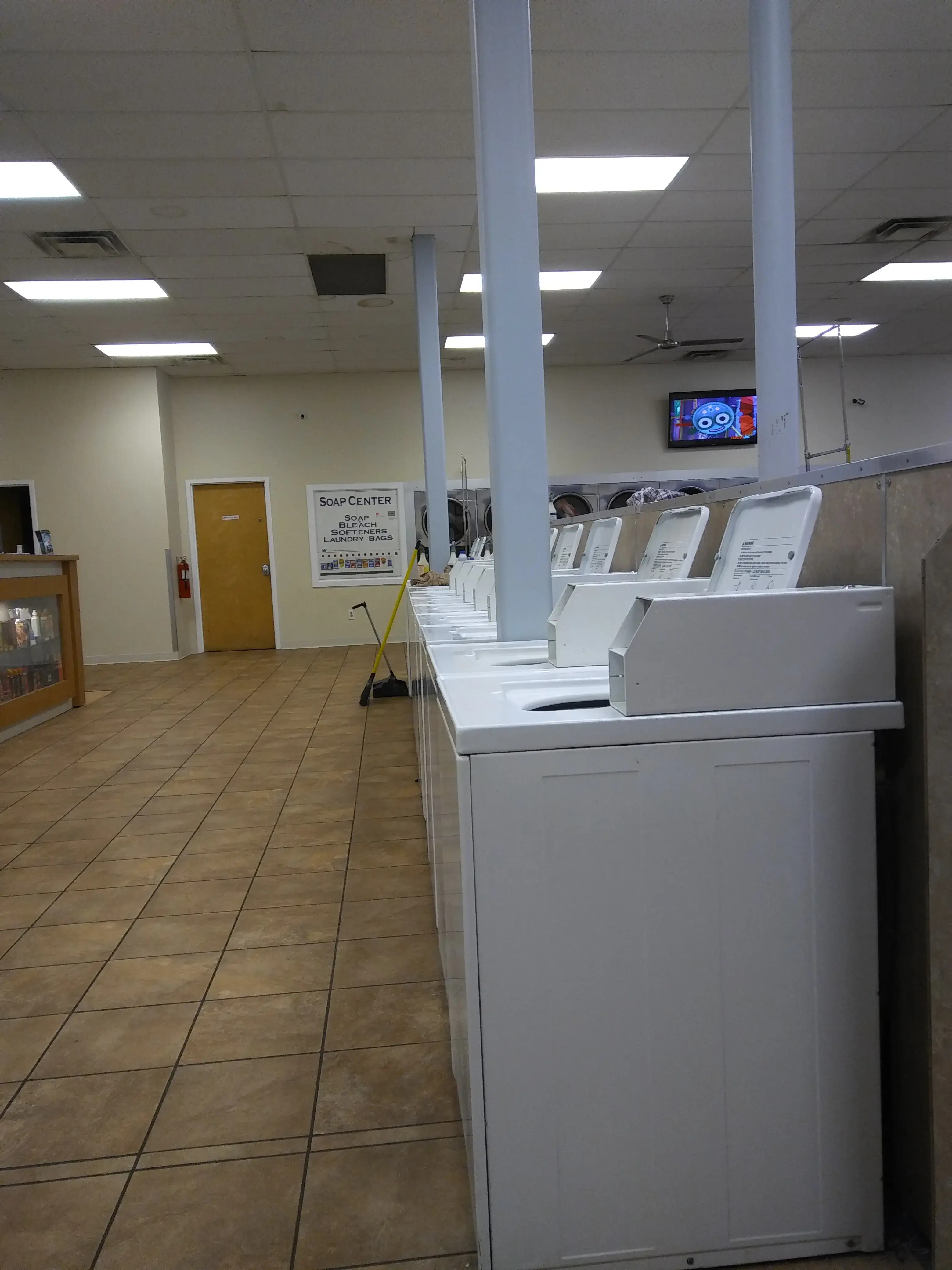 Splash Laundry thumbnail 20