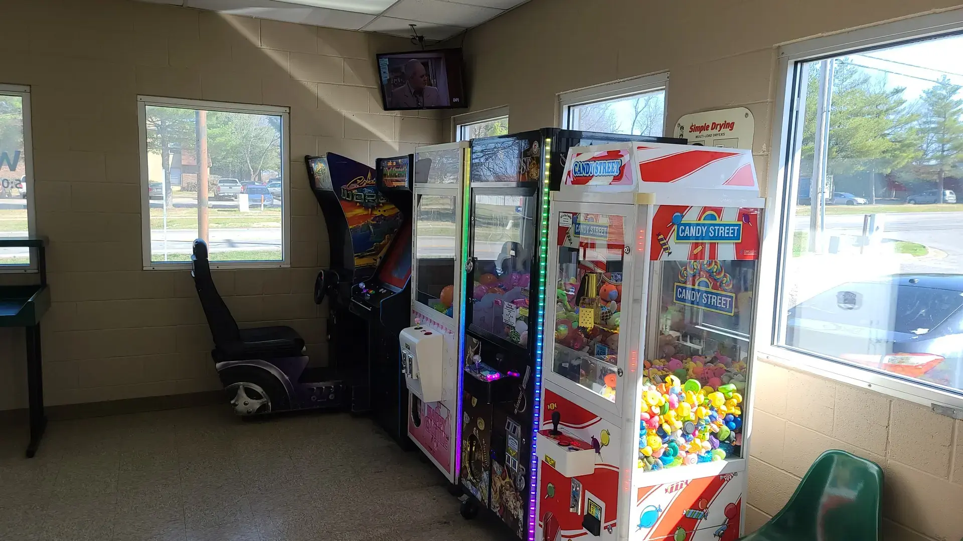 Splash-N-Dash Car Wash and Laundromat - Image 14
