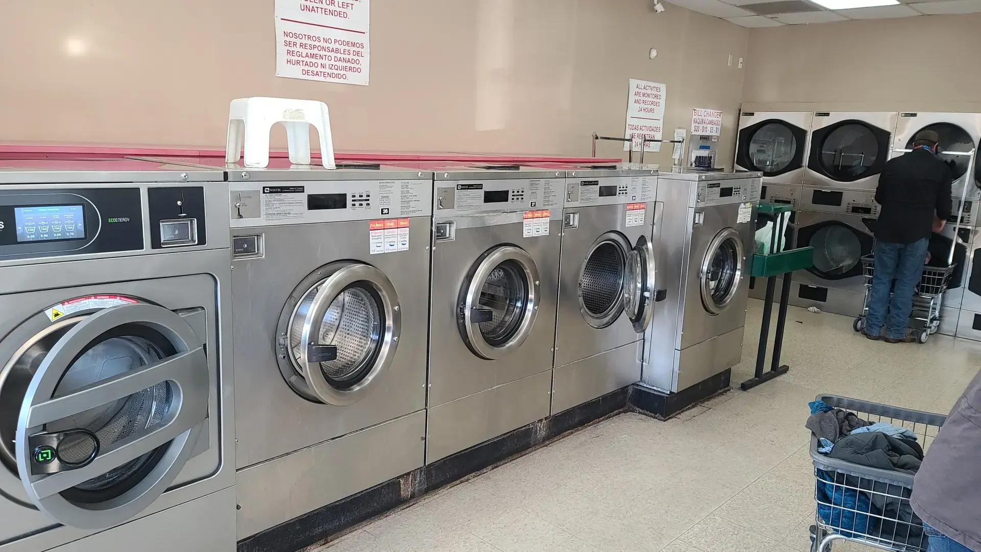 Splash-N-Dash Car Wash and Laundromat thumbnail 2