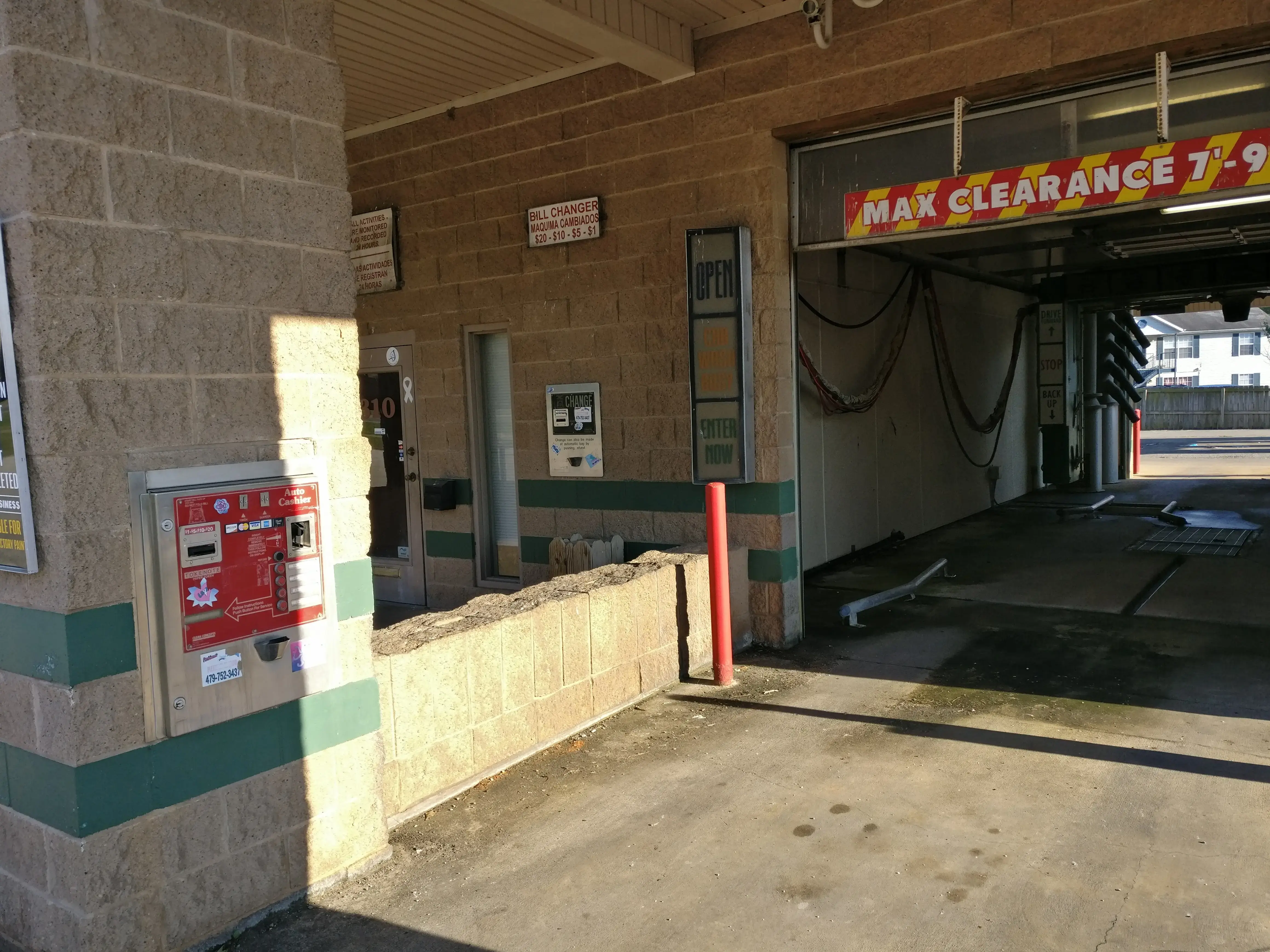 Splash-N-Dash Car Wash and Laundromat - Image 8