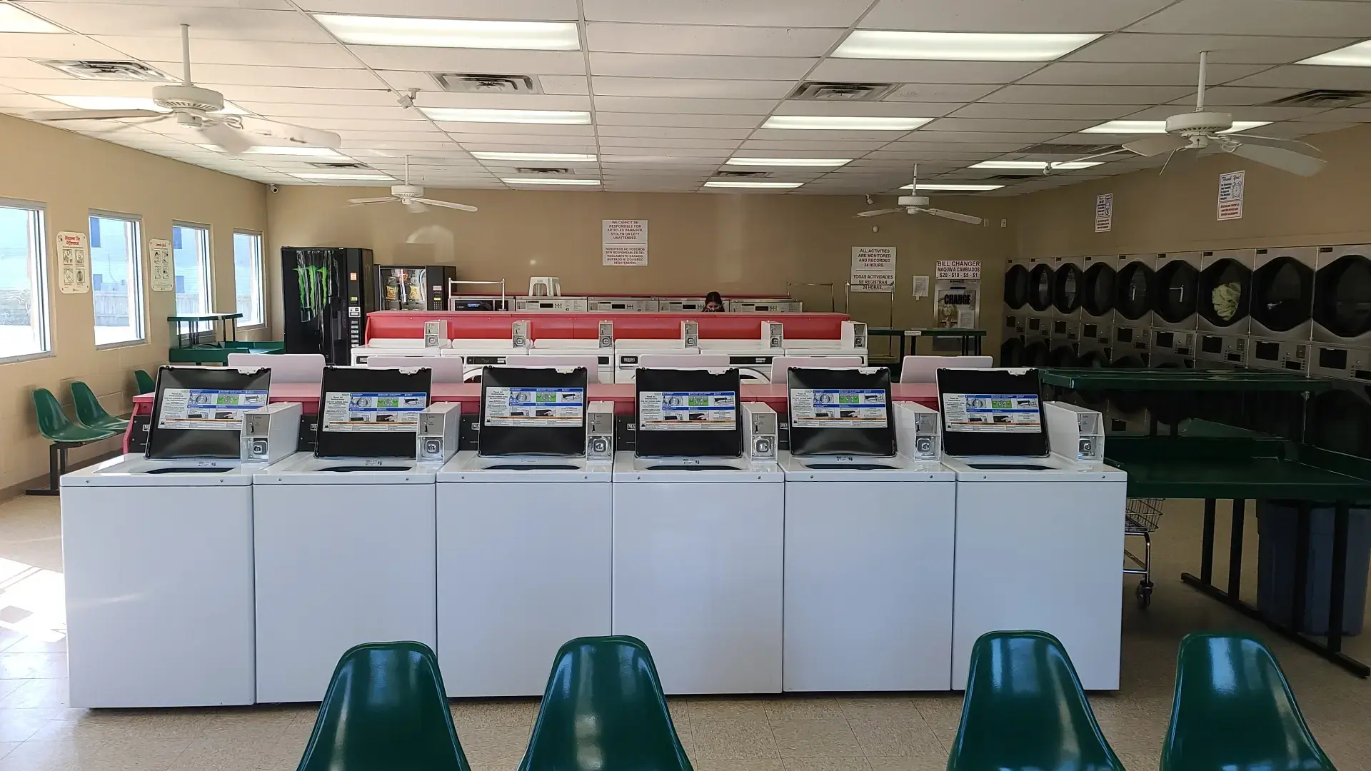 Splash-N-Dash Car Wash and Laundromat thumbnail 3