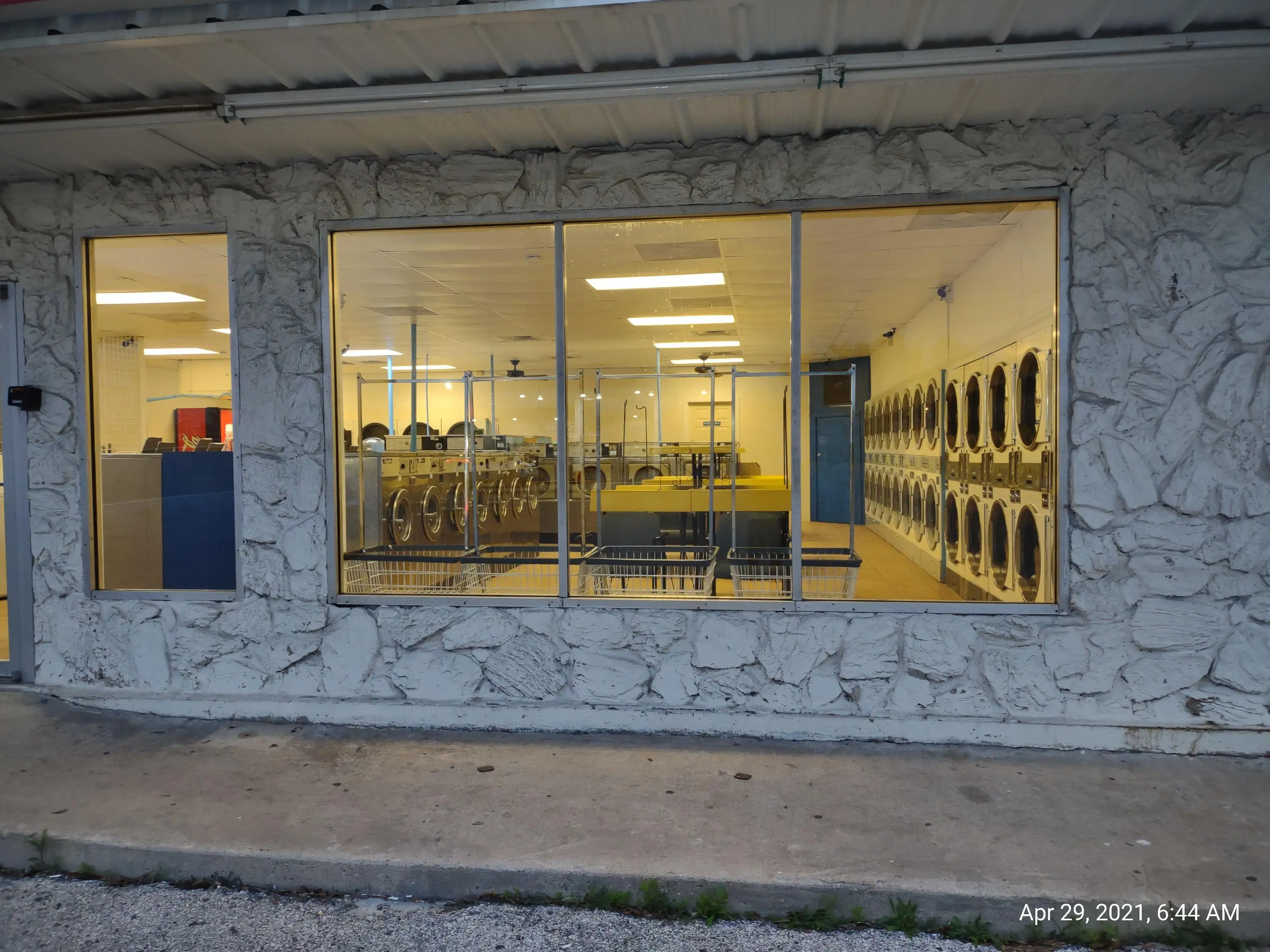 Splash Washateria TX - Image 17