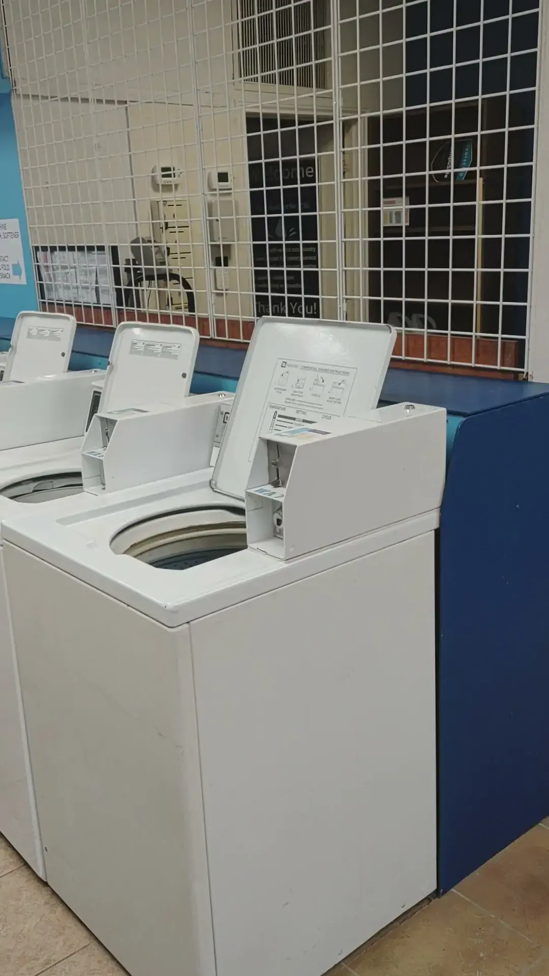 Splash Washateria TX thumbnail 2