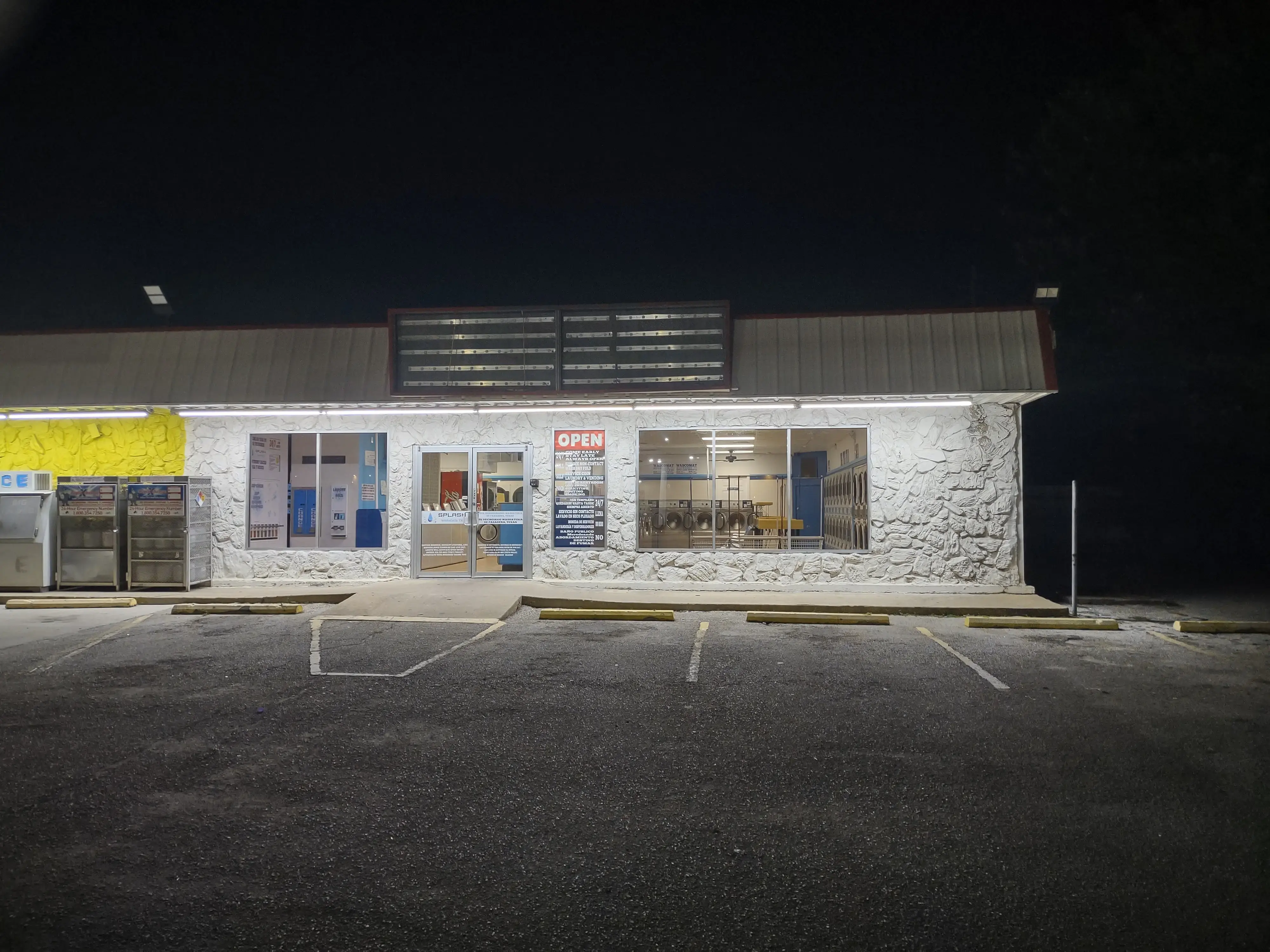 Splash Washateria TX thumbnail 18