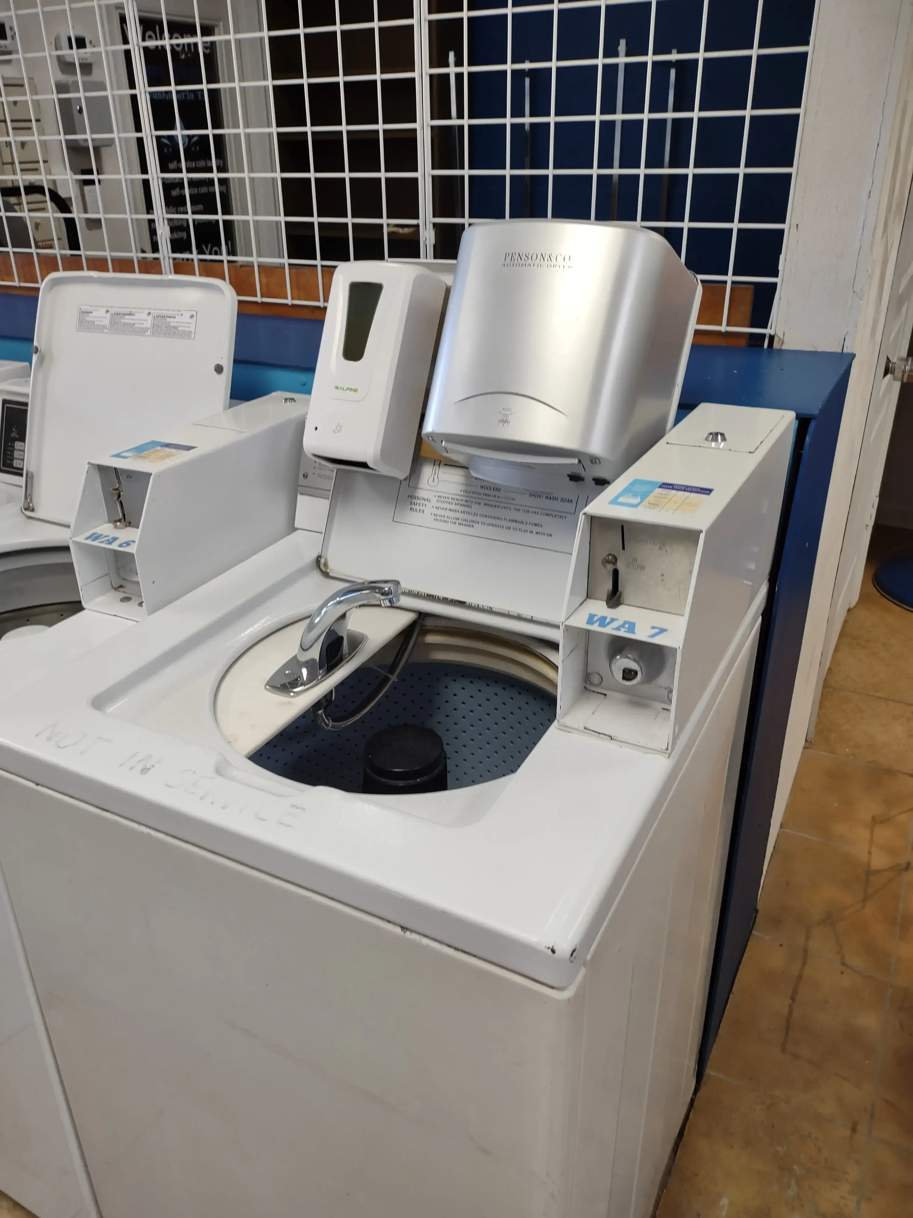 Splash Washateria TX thumbnail 13