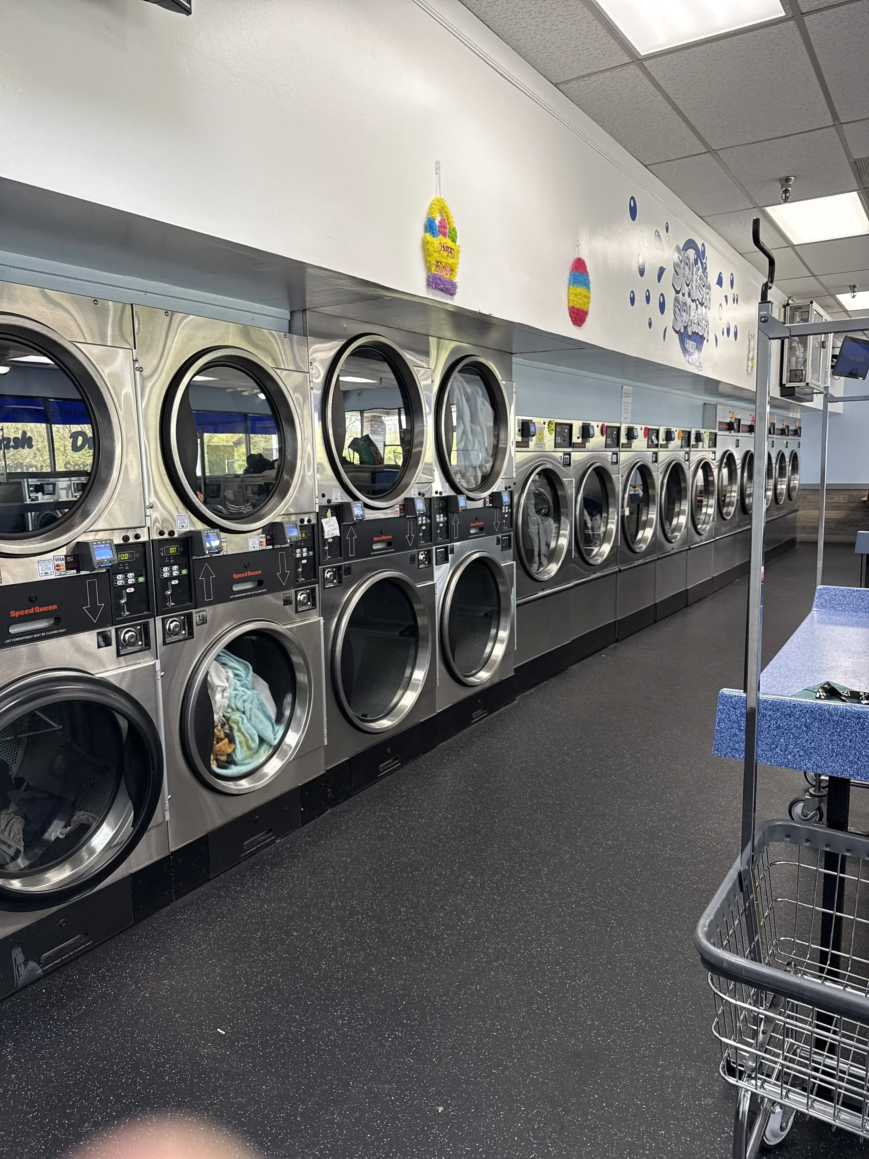 Splish Splash Coin Laundry - Image 1