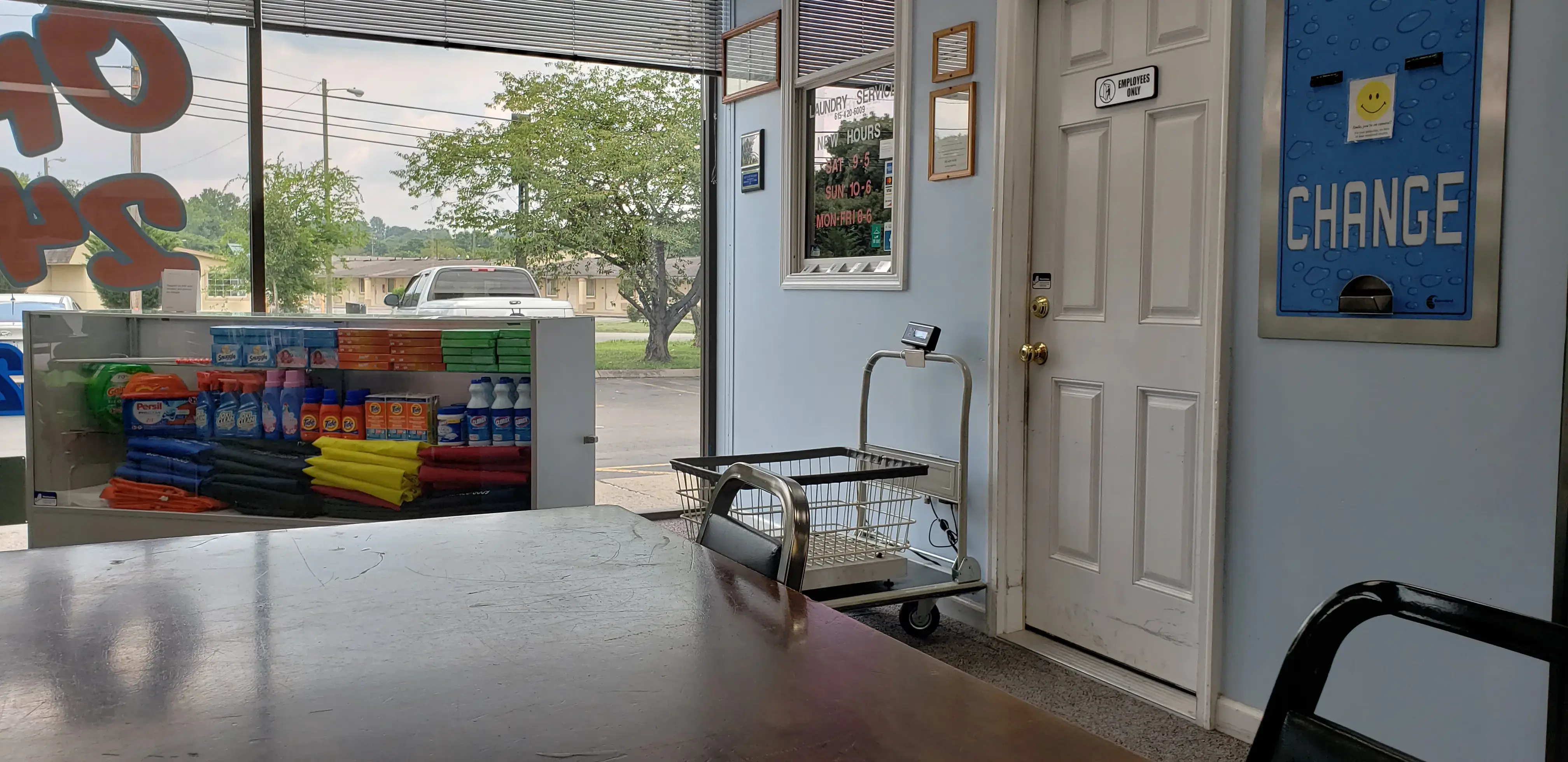 Splish Splash Coin Laundry - Image 20