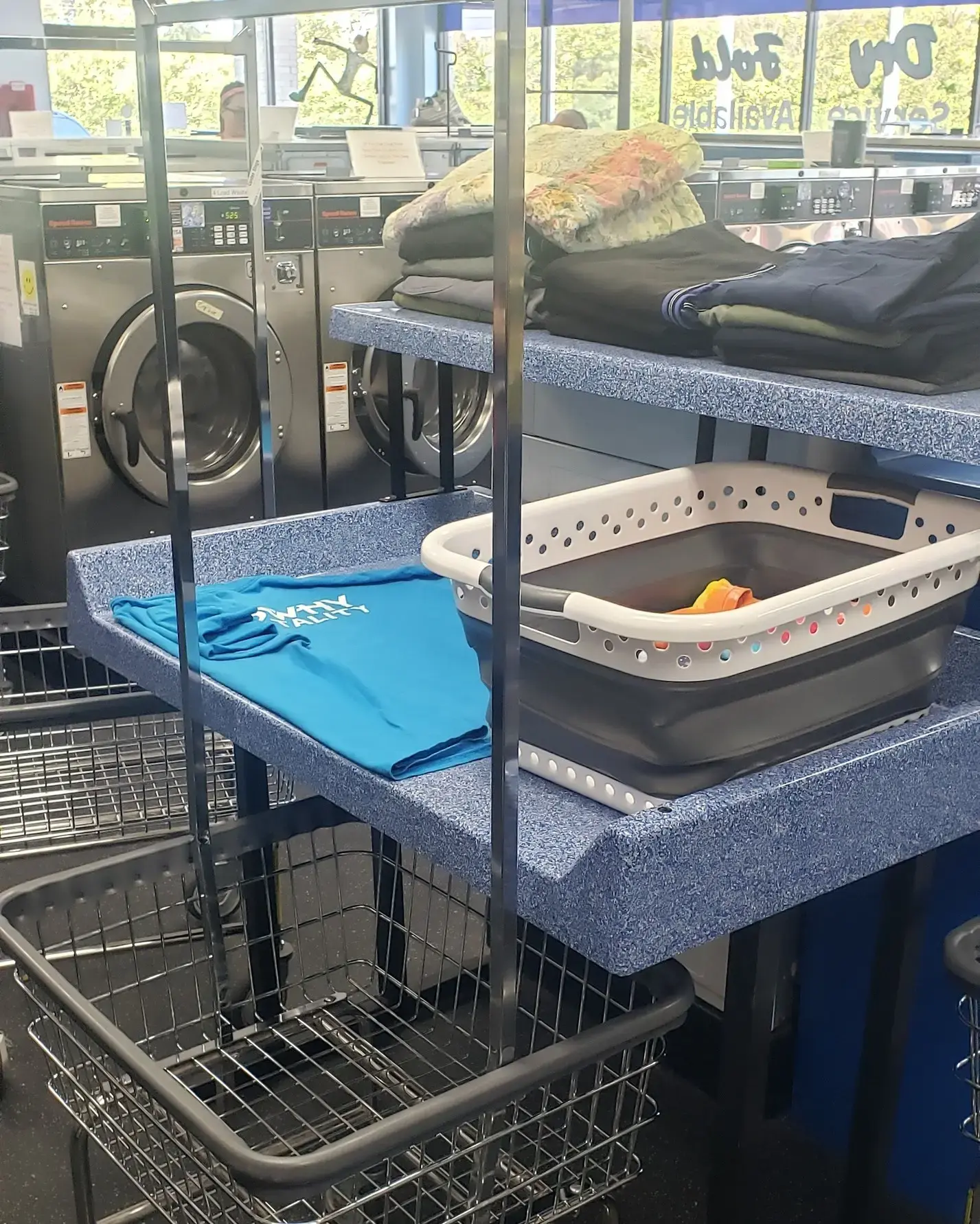Splish Splash Coin Laundry thumbnail 8