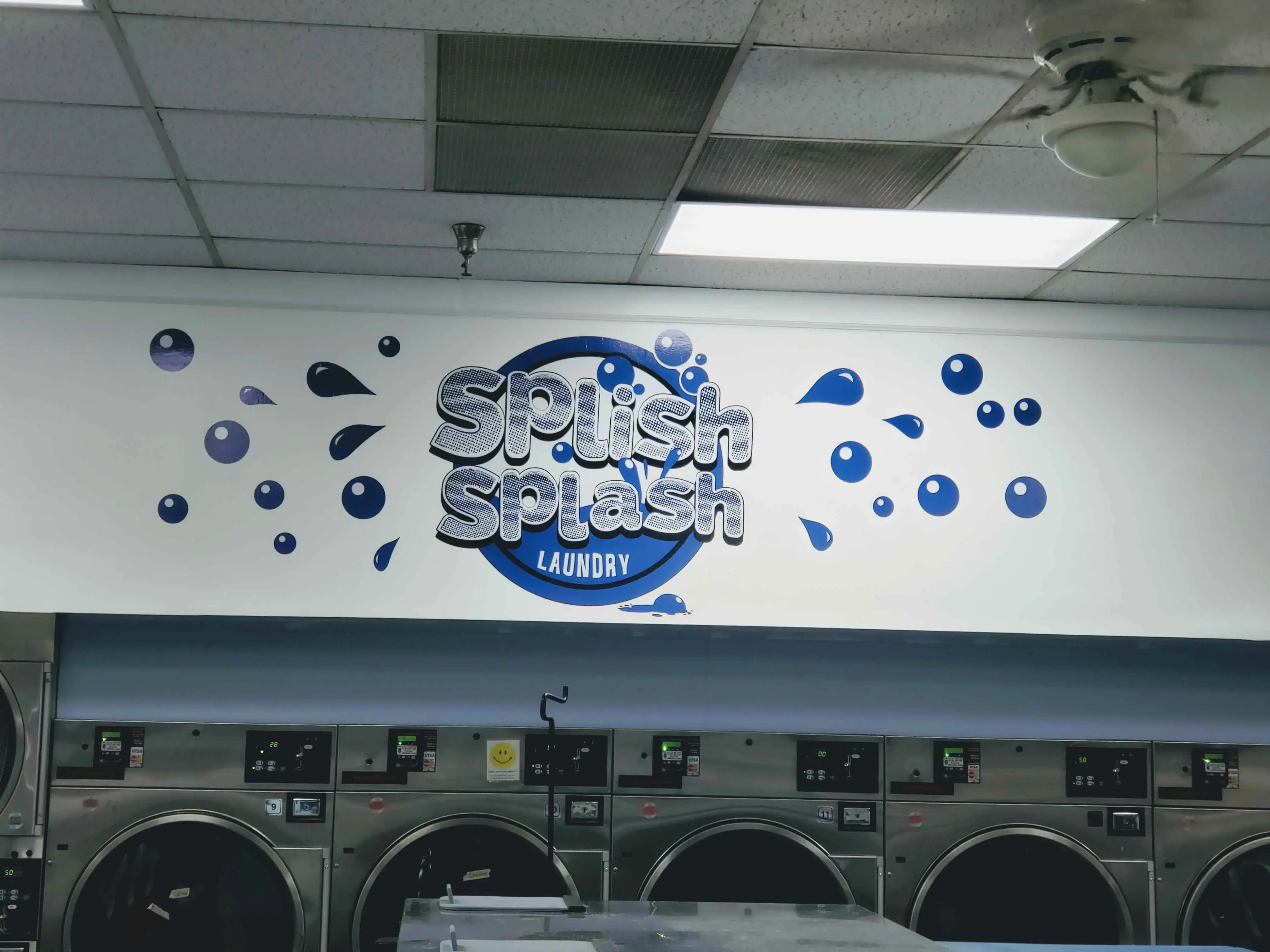 Splish Splash Coin Laundry - Image 9
