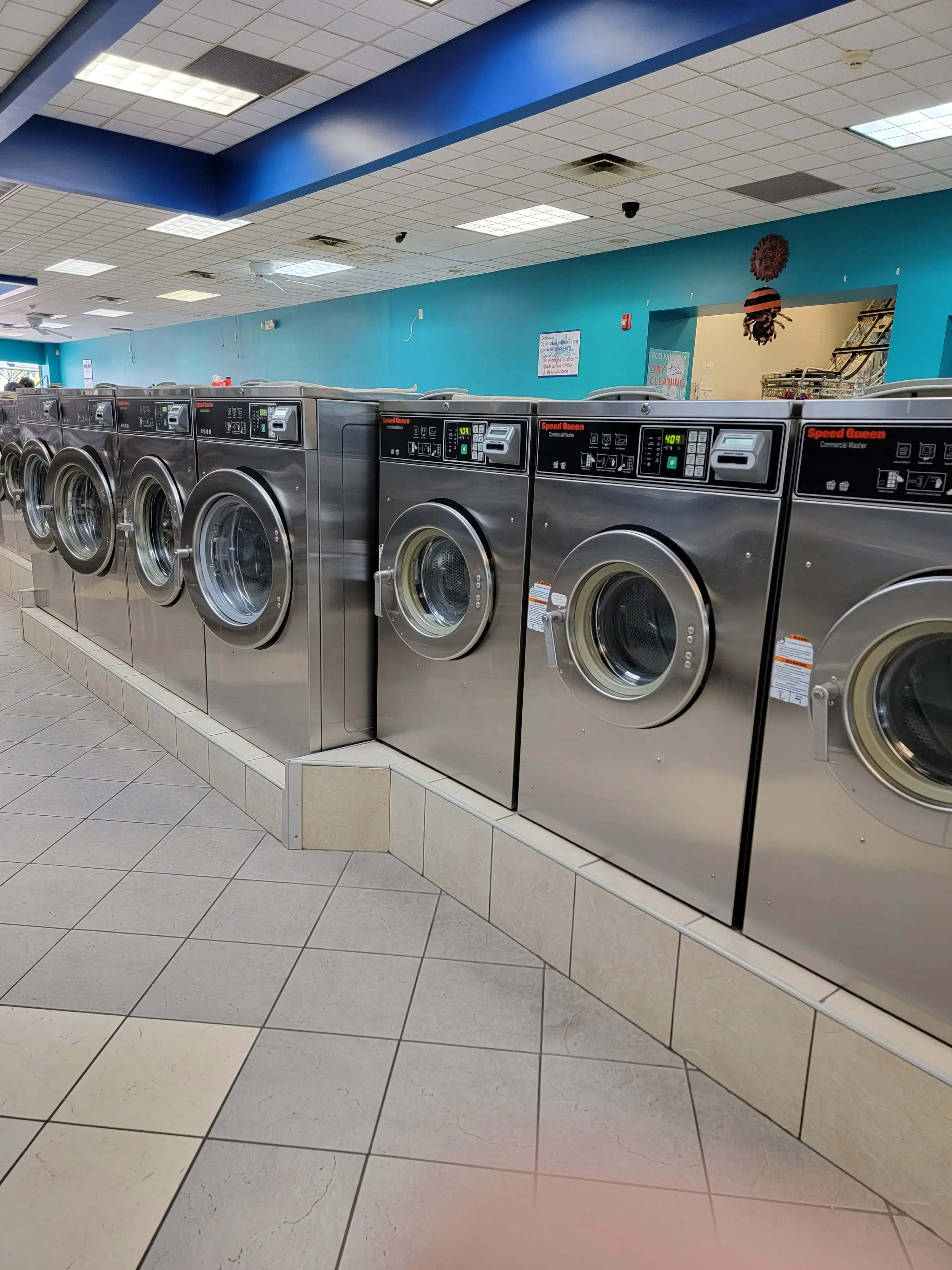 Splish Splash Laundromat thumbnail 20