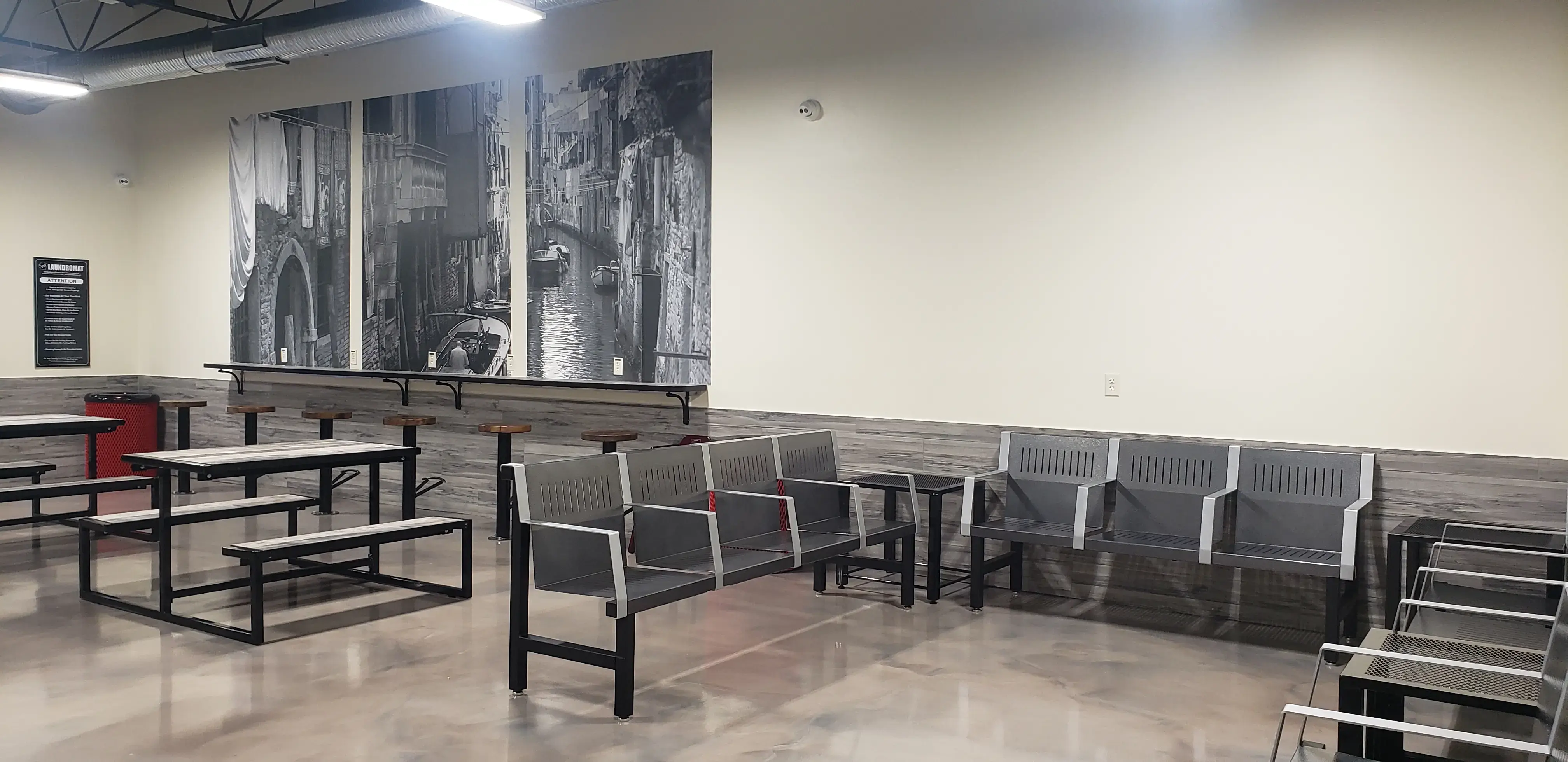 Spot Laundromat - Image 19