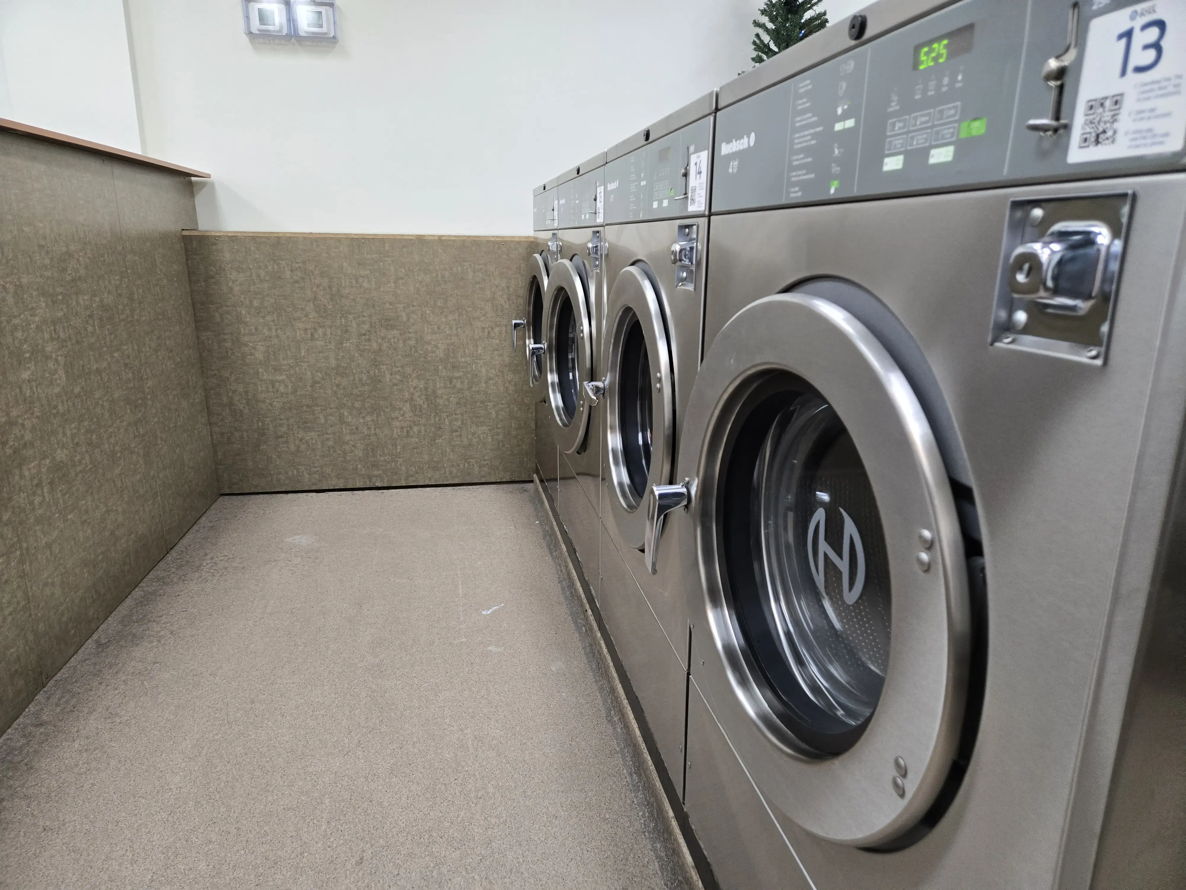 Spot Laundromat thumbnail 4