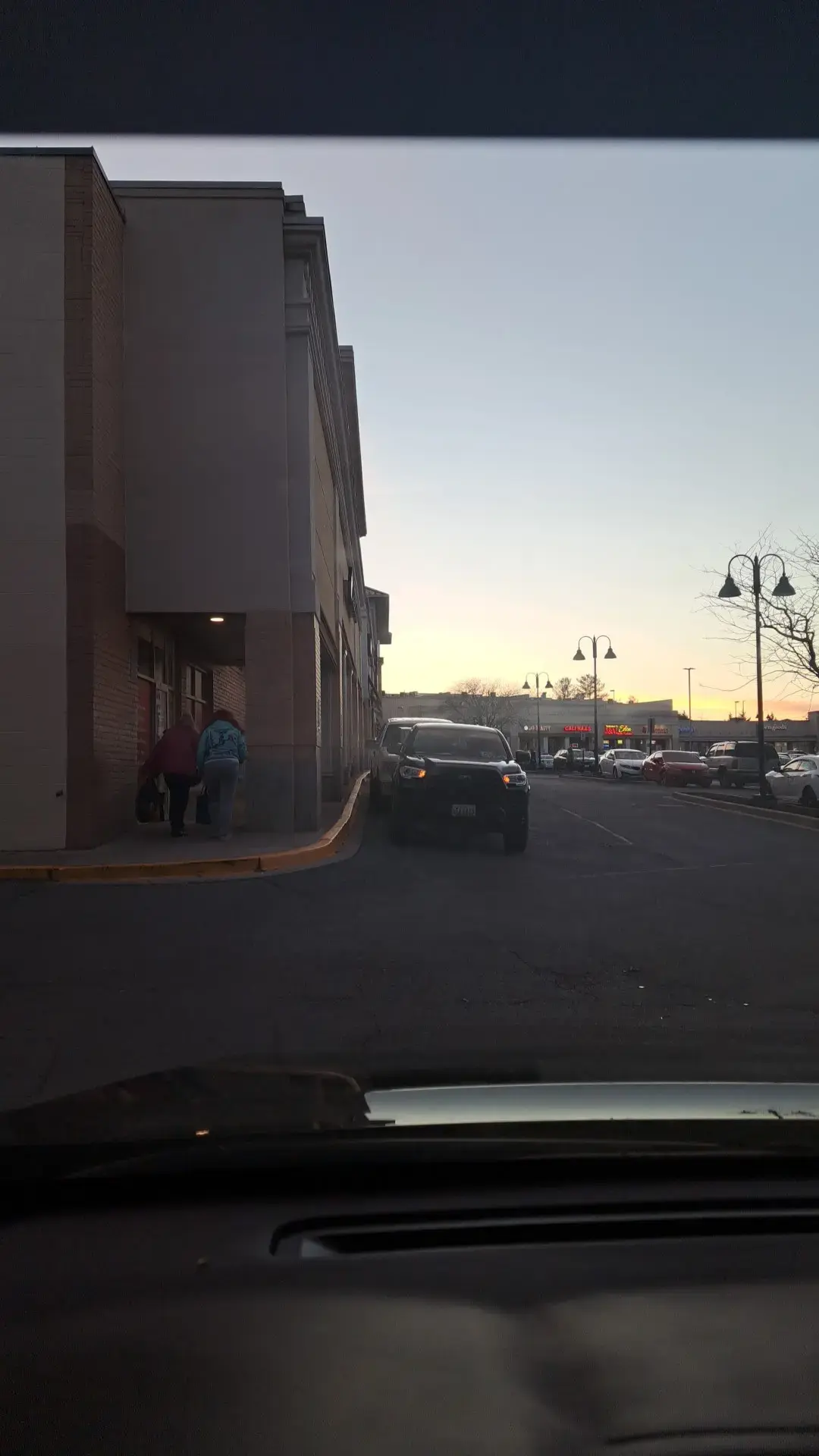 Spot Laundromat - Image 7