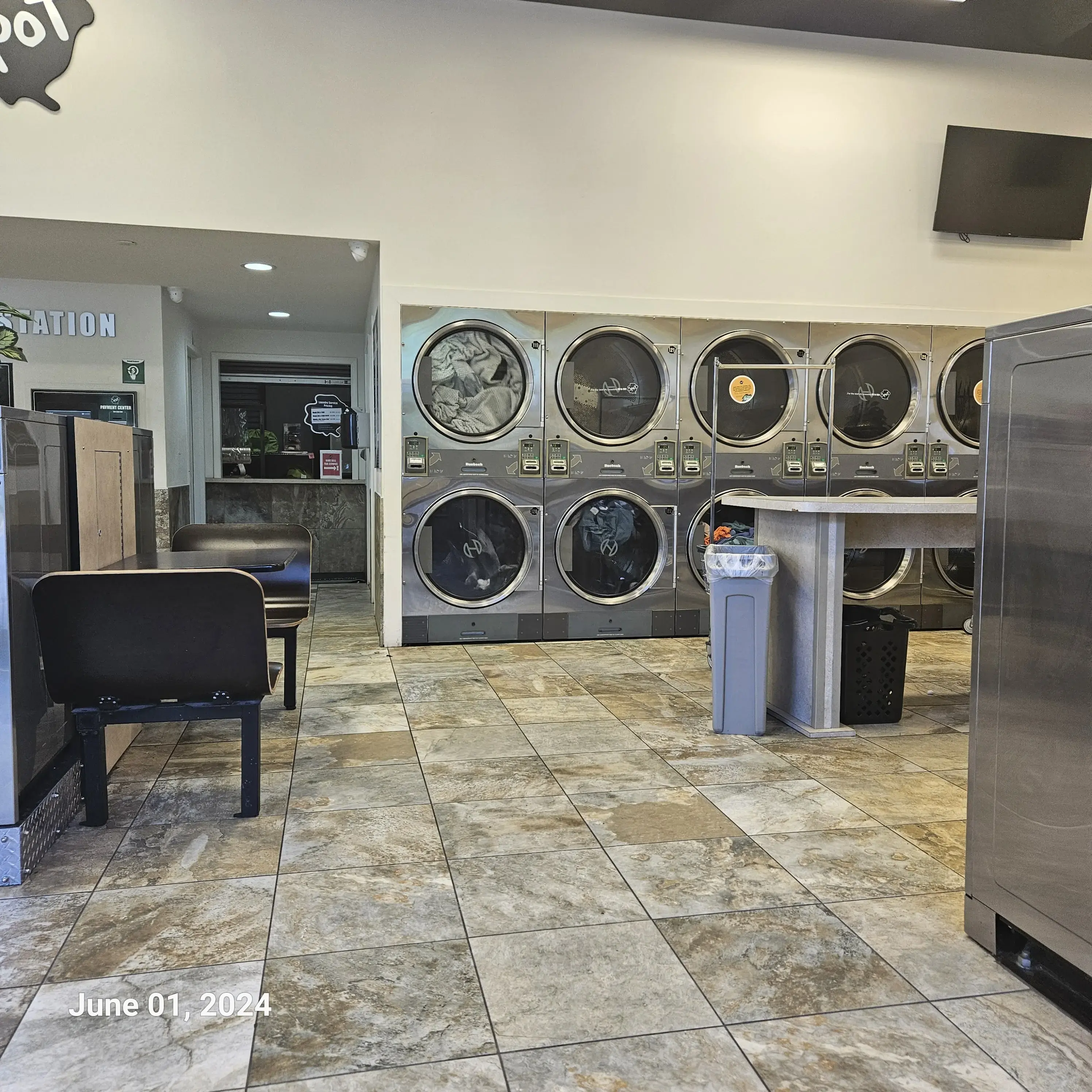 Spot Laundromat - Image 5
