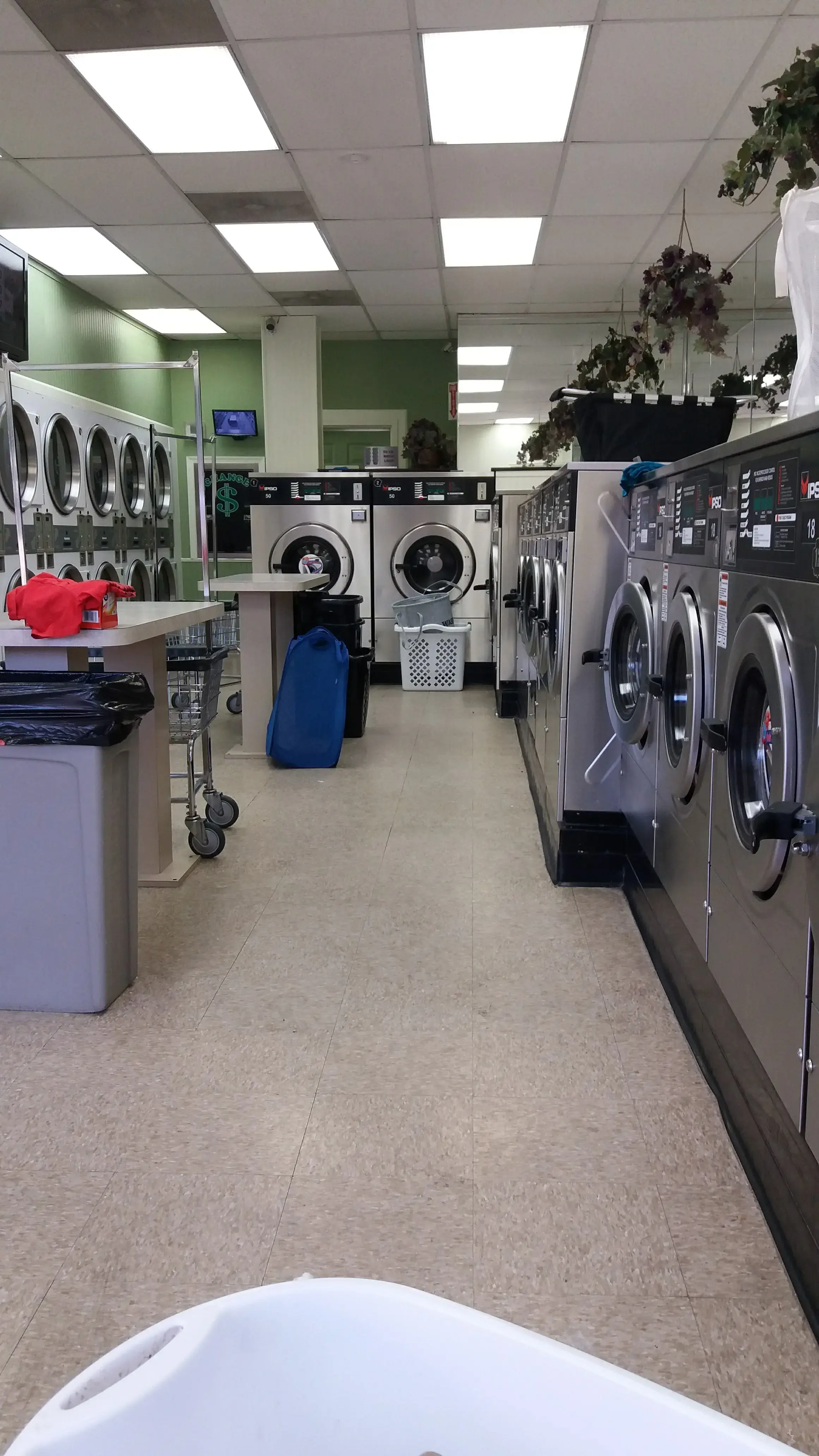 Spot Laundromat thumbnail 9