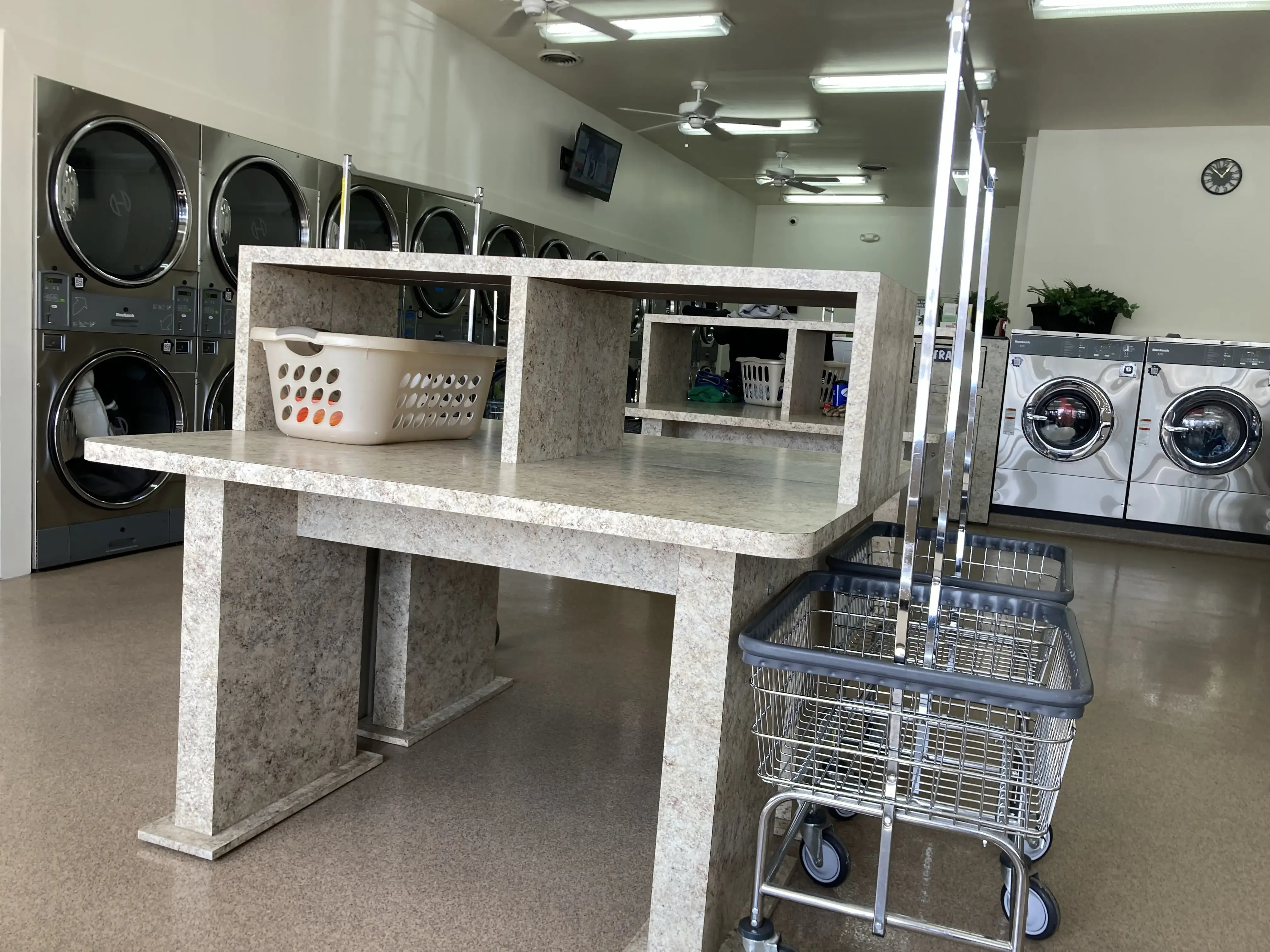 Spot Laundromat - Image 20
