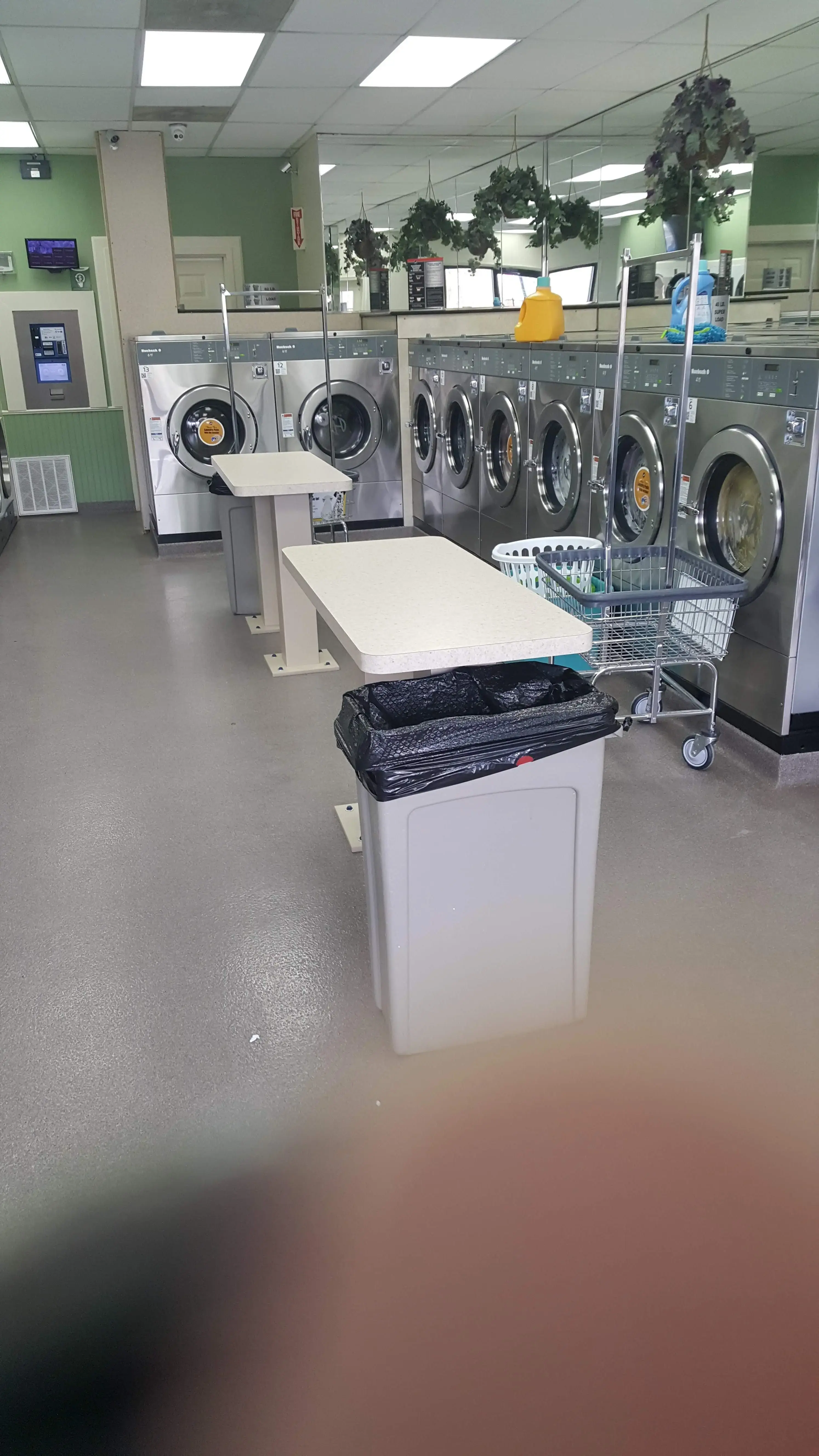 Spot Laundromat - Image 8