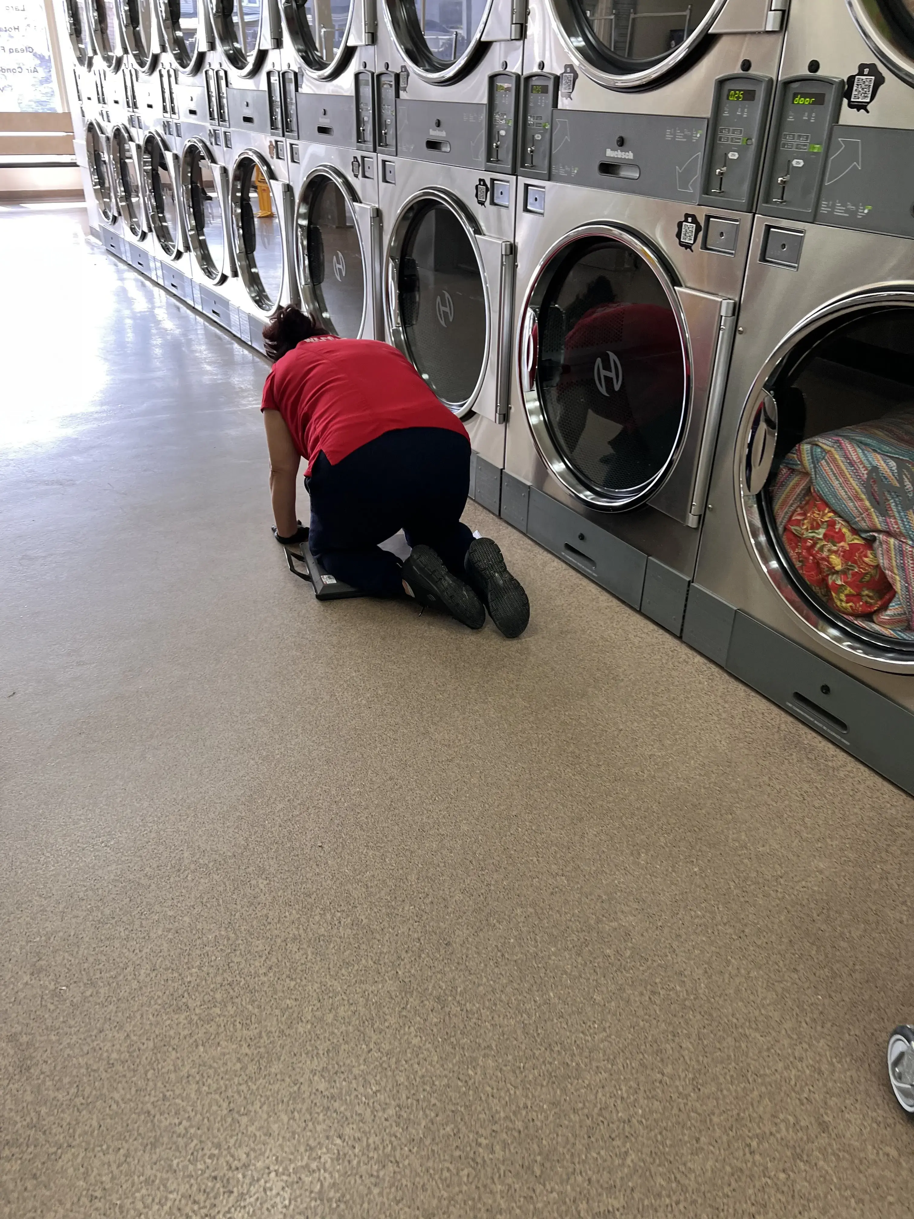 Spot Laundromat - Image 18
