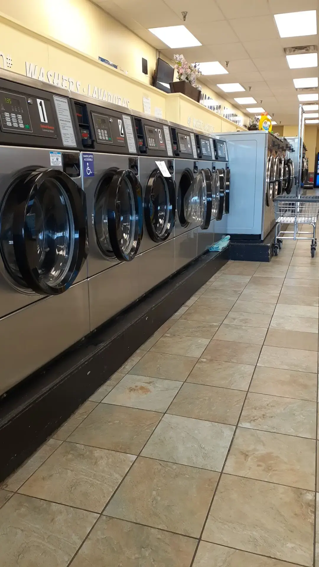 Spots Be Gone Laundromat thumbnail 13