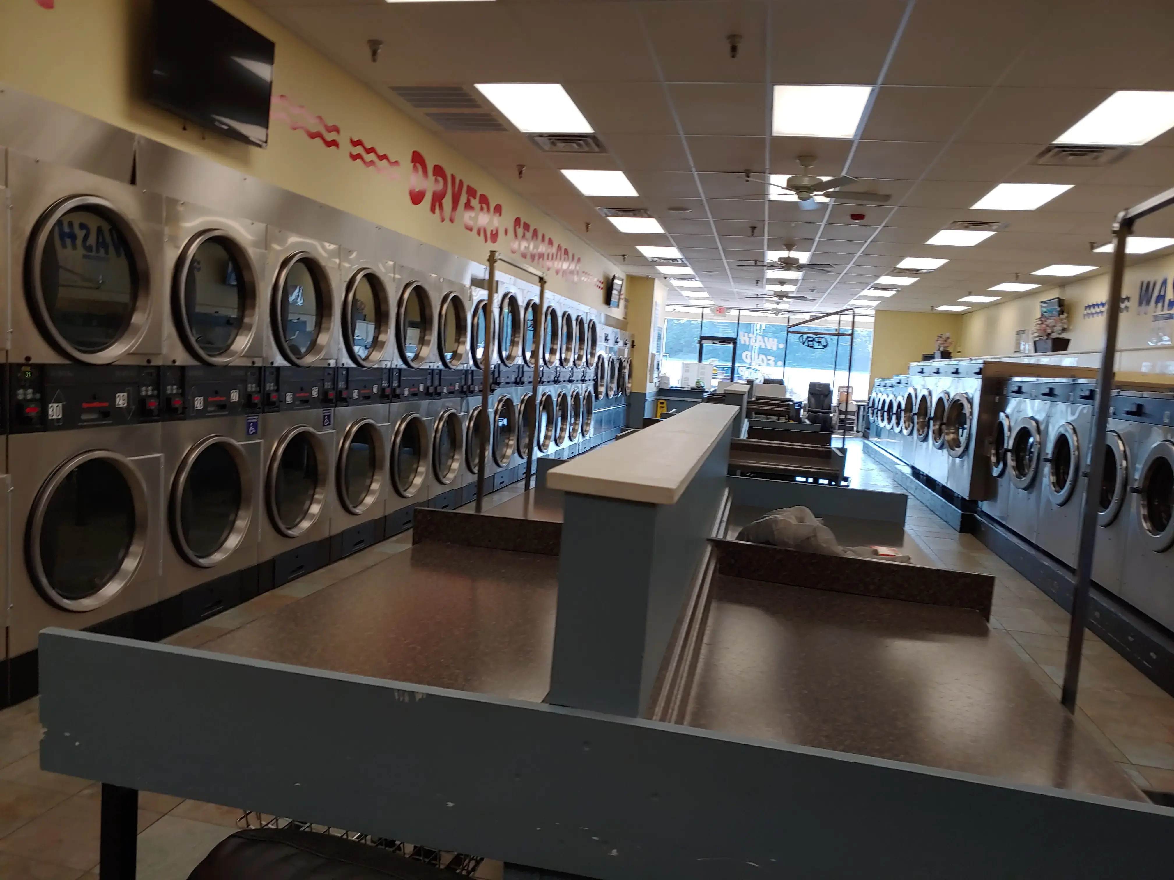 Spots Be Gone Laundromat - Image 19